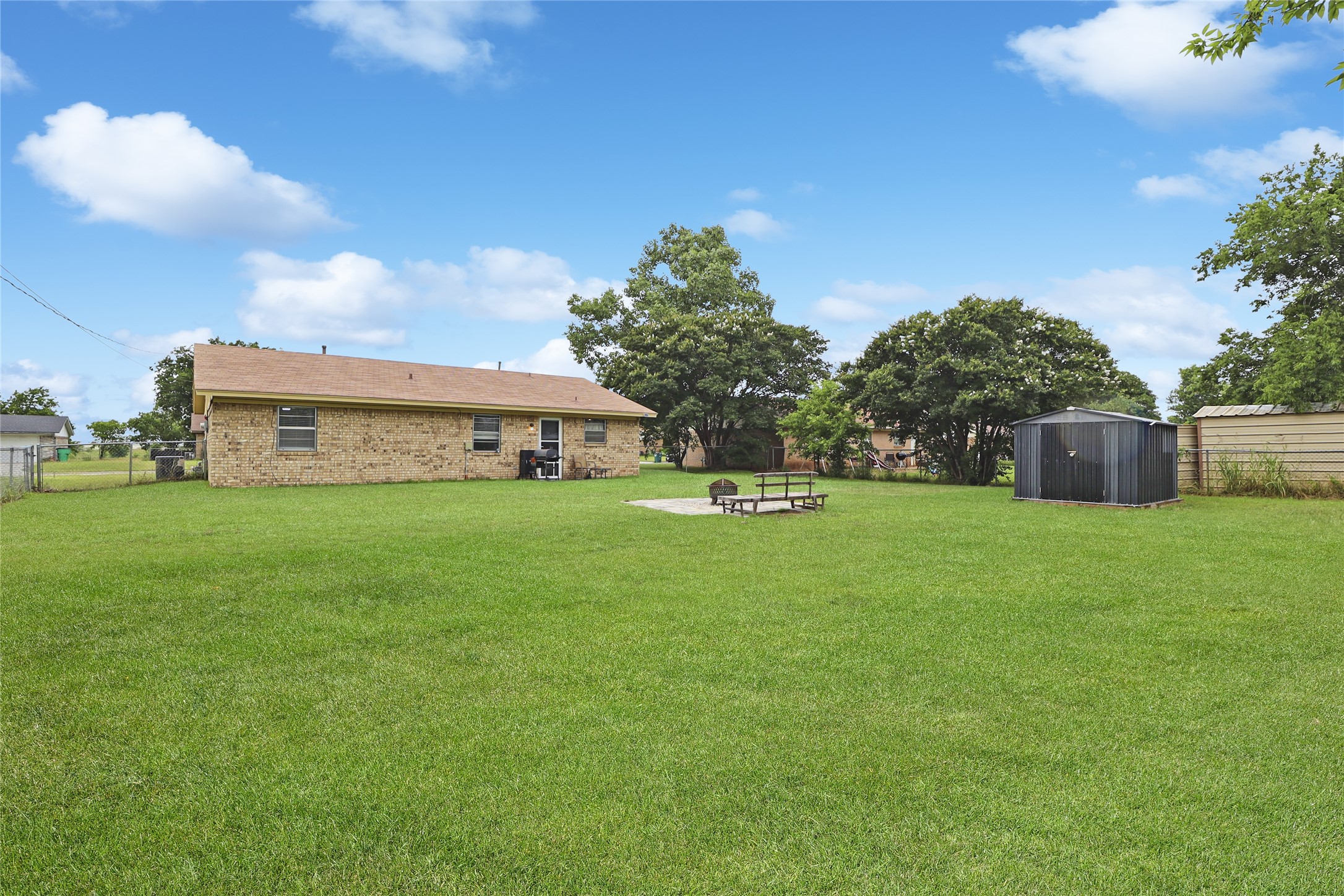 1914 Floral Drive Gainesville TX 76240