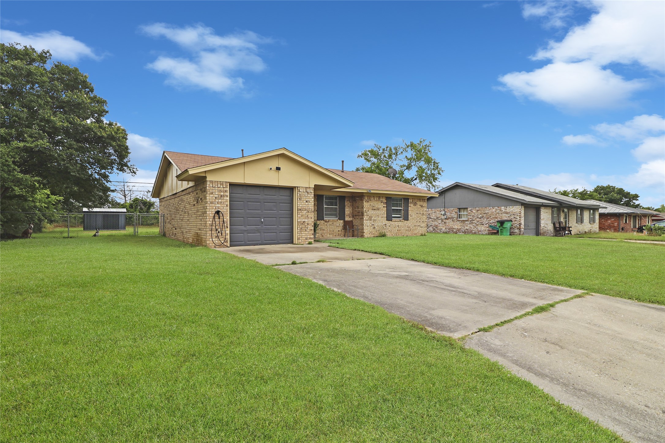 1914 Floral Drive Gainesville TX 76240