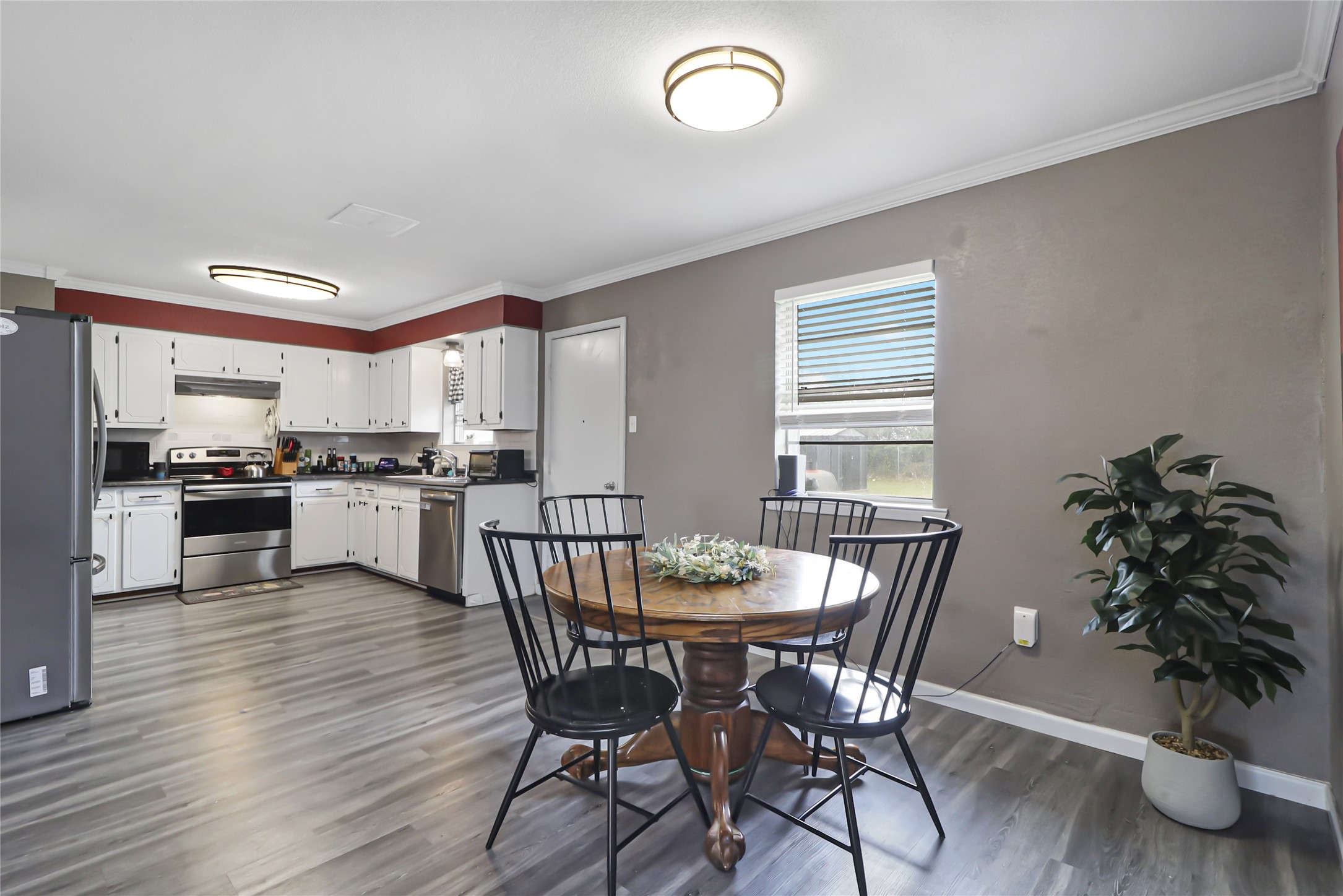 1914 Floral Drive Gainesville TX 76240