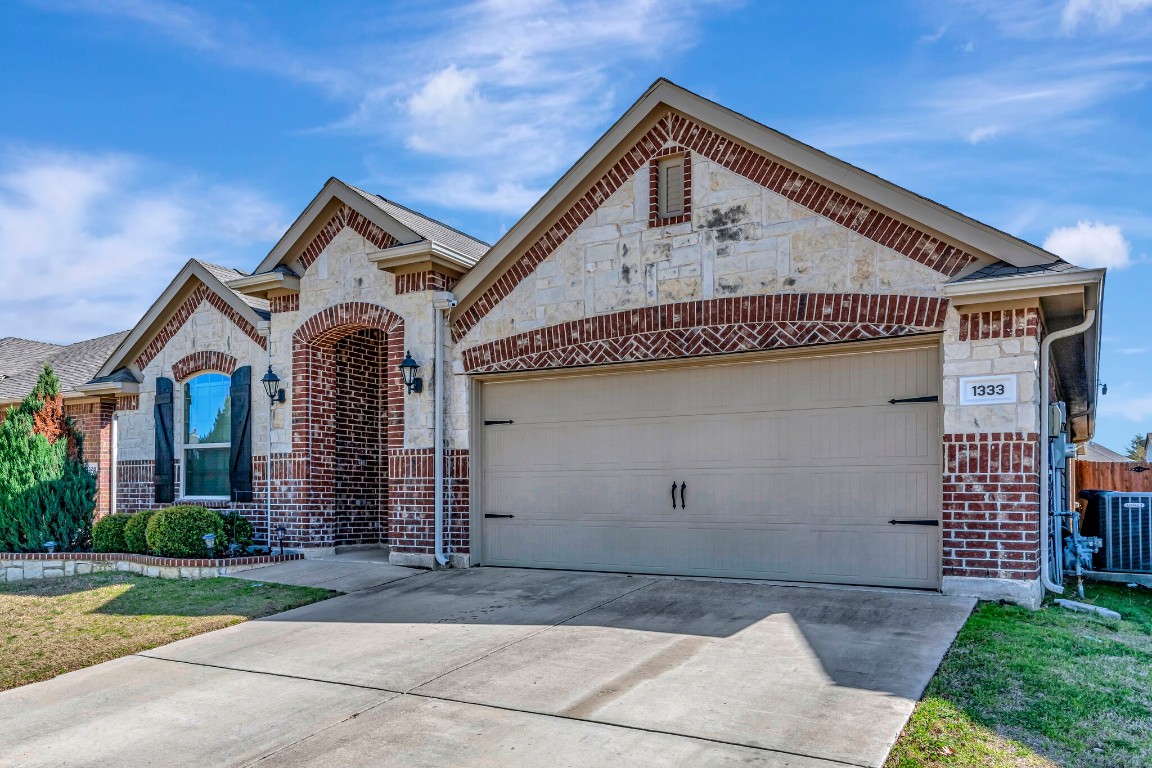 1333 Zanna Grace Way Fort Worth TX 76052