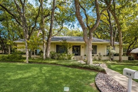 1819 Woodside Drive Arlington TX 76013