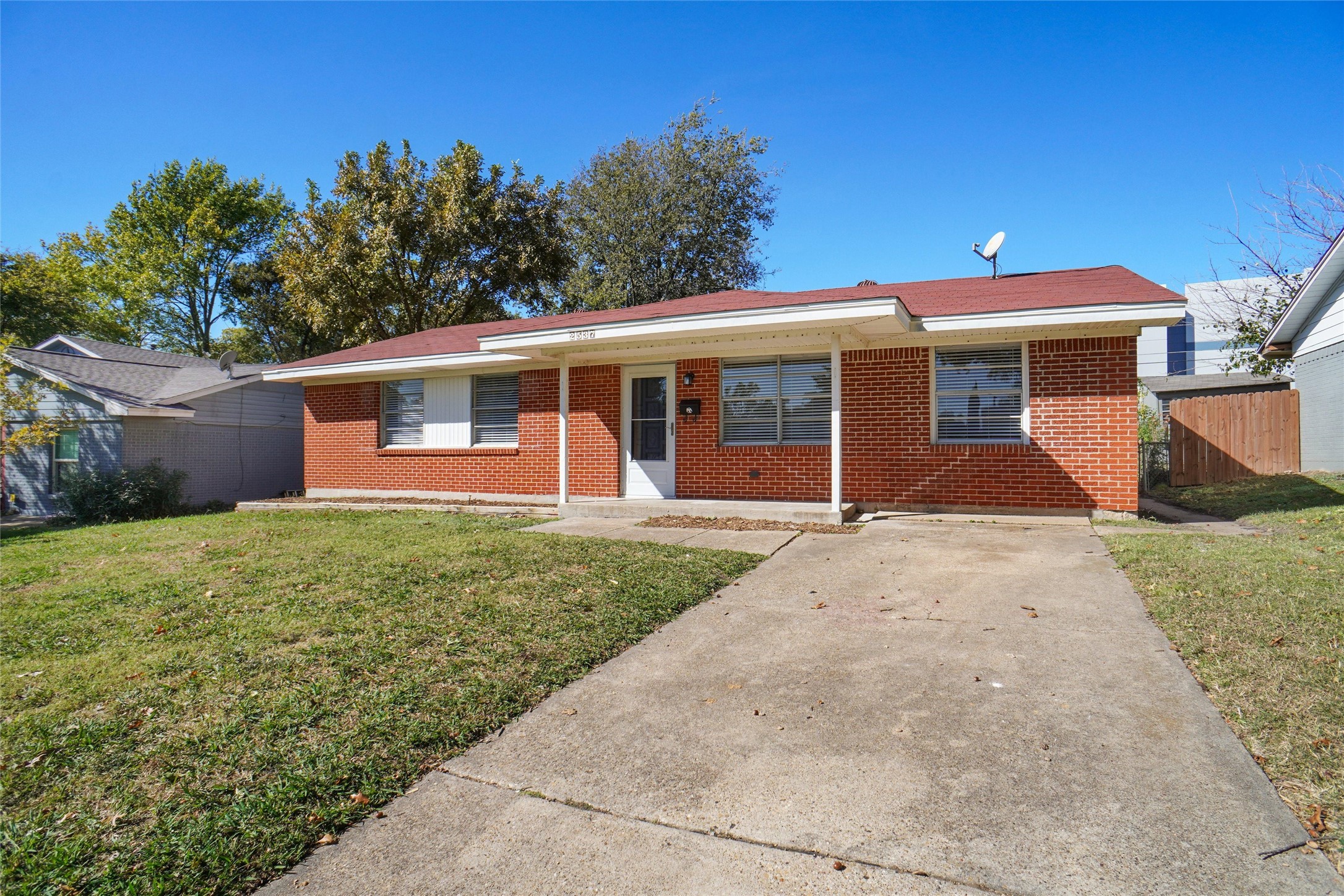 2537 Vickie Street Mesquite TX 75149