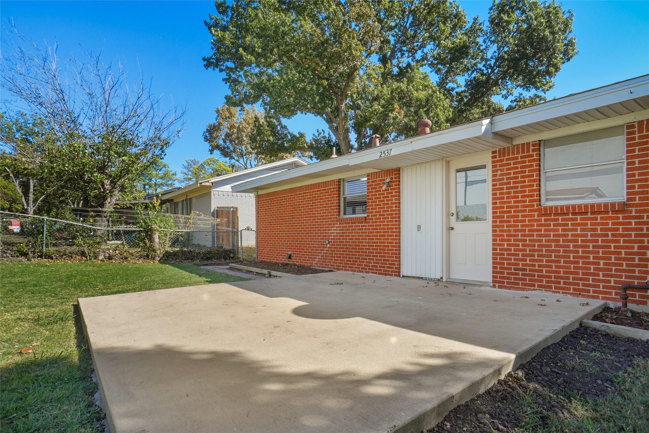 2537 Vickie Street Mesquite TX 75149