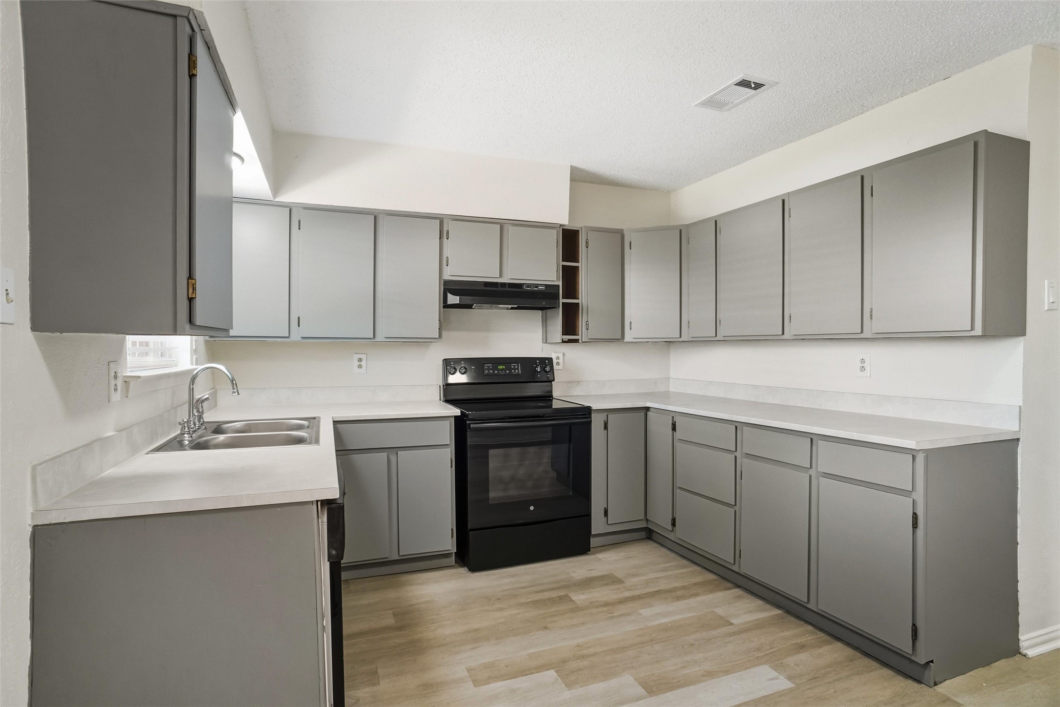 2537 Vickie Street Mesquite TX 75149