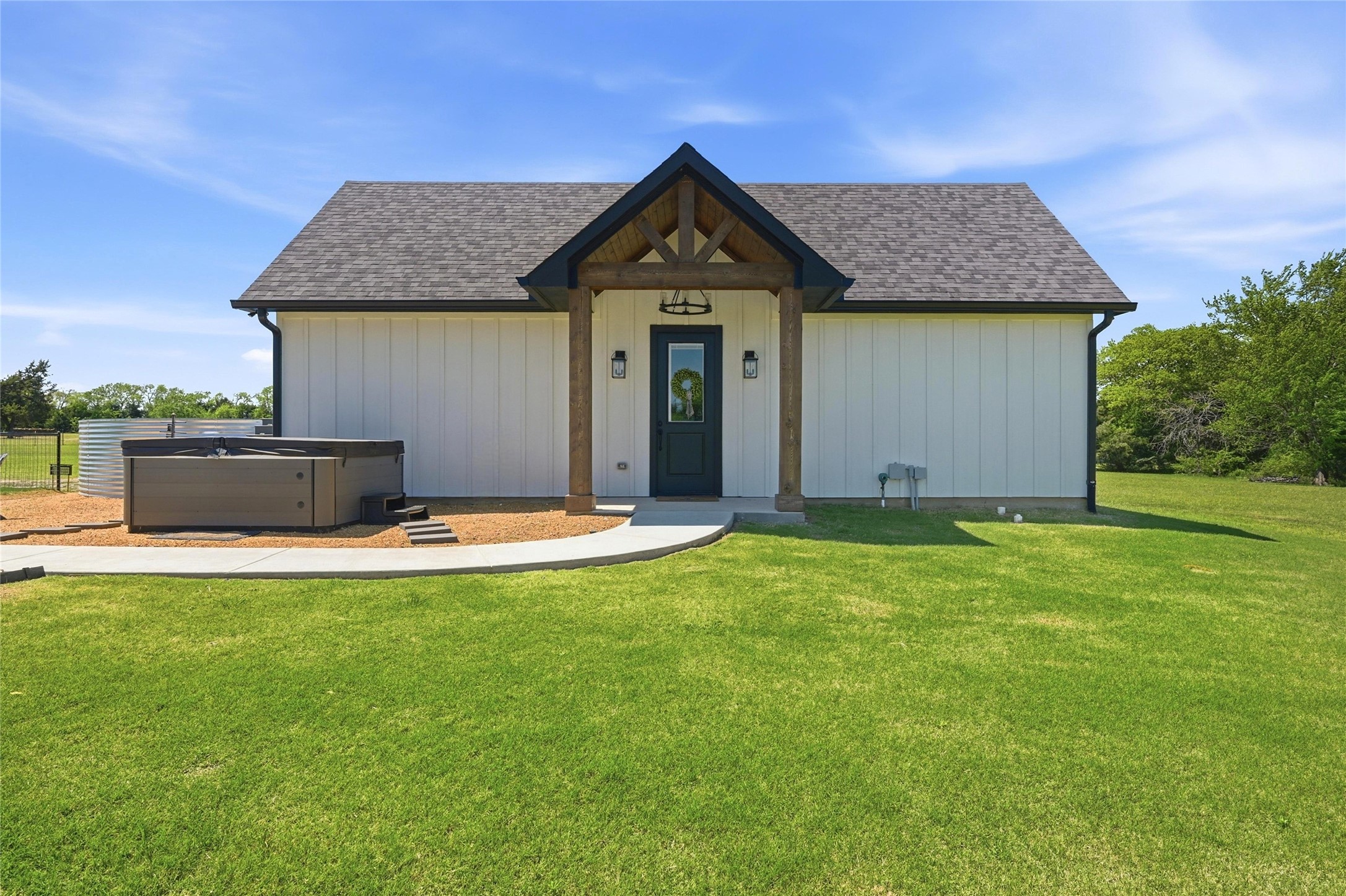 1726 County Road 1255 Savoy TX 75479