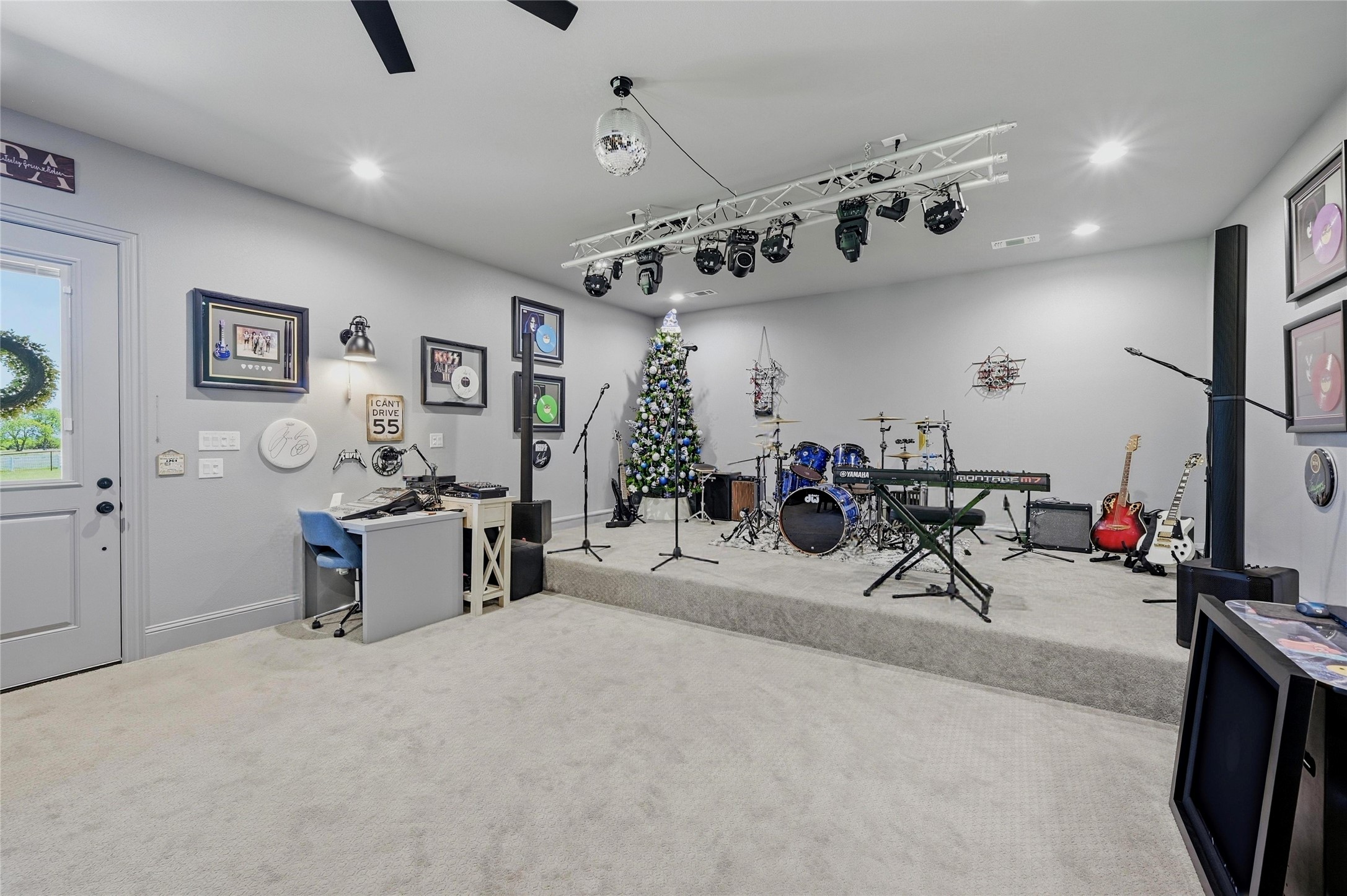 1726 County Road 1255 Savoy TX 75479