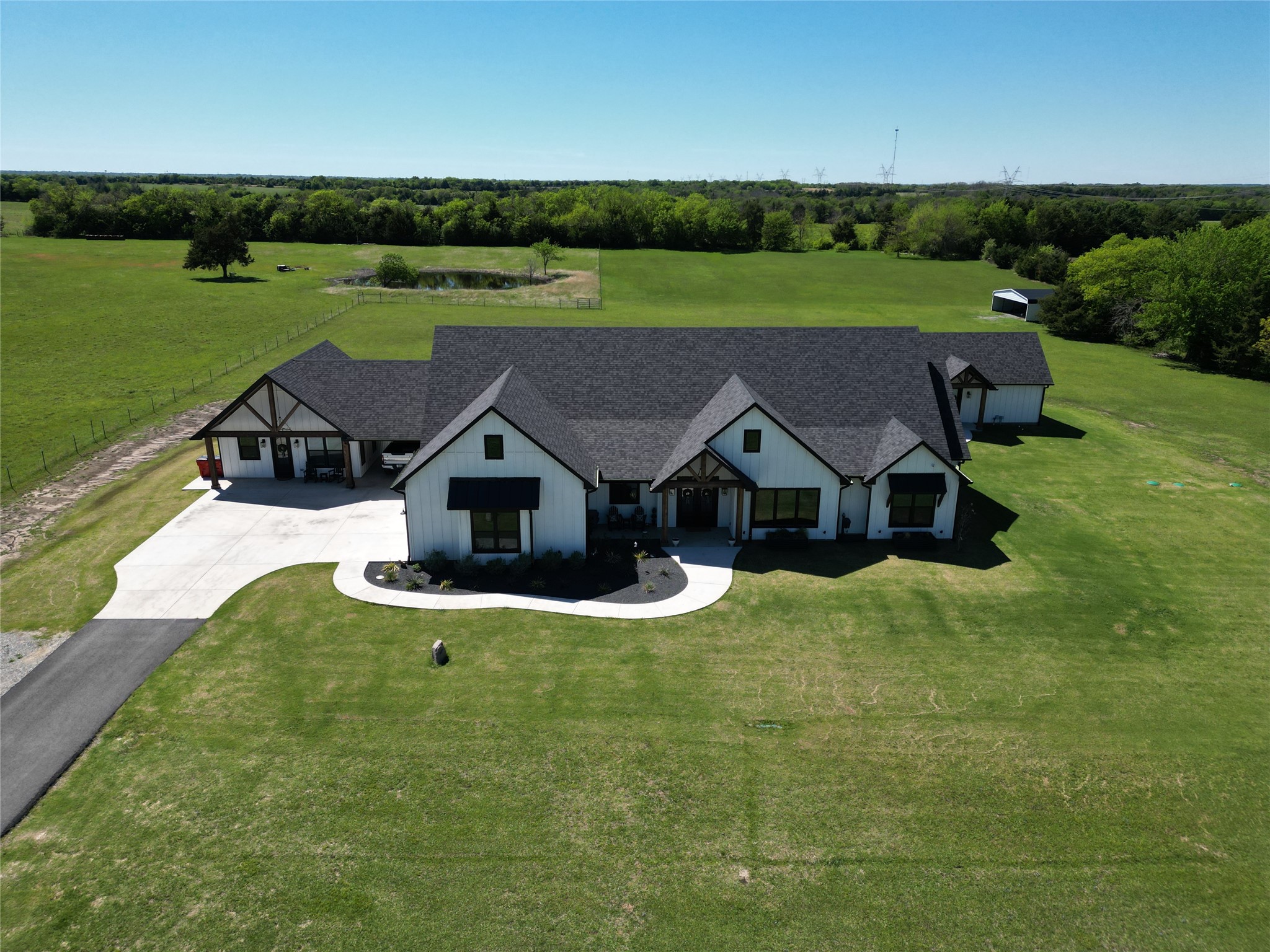 1726 County Road 1255 Savoy TX 75479