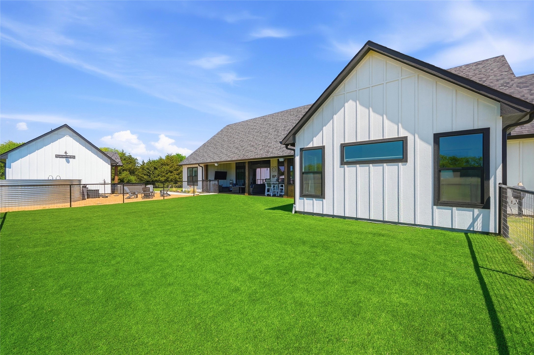 1726 County Road 1255 Savoy TX 75479