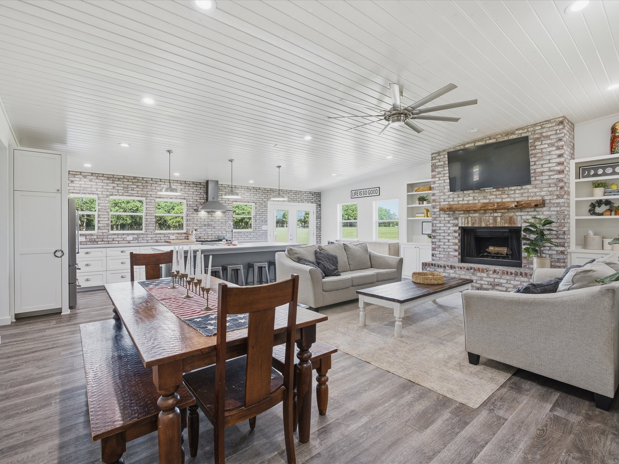 209 County Road 2696 Alvord TX 76225
