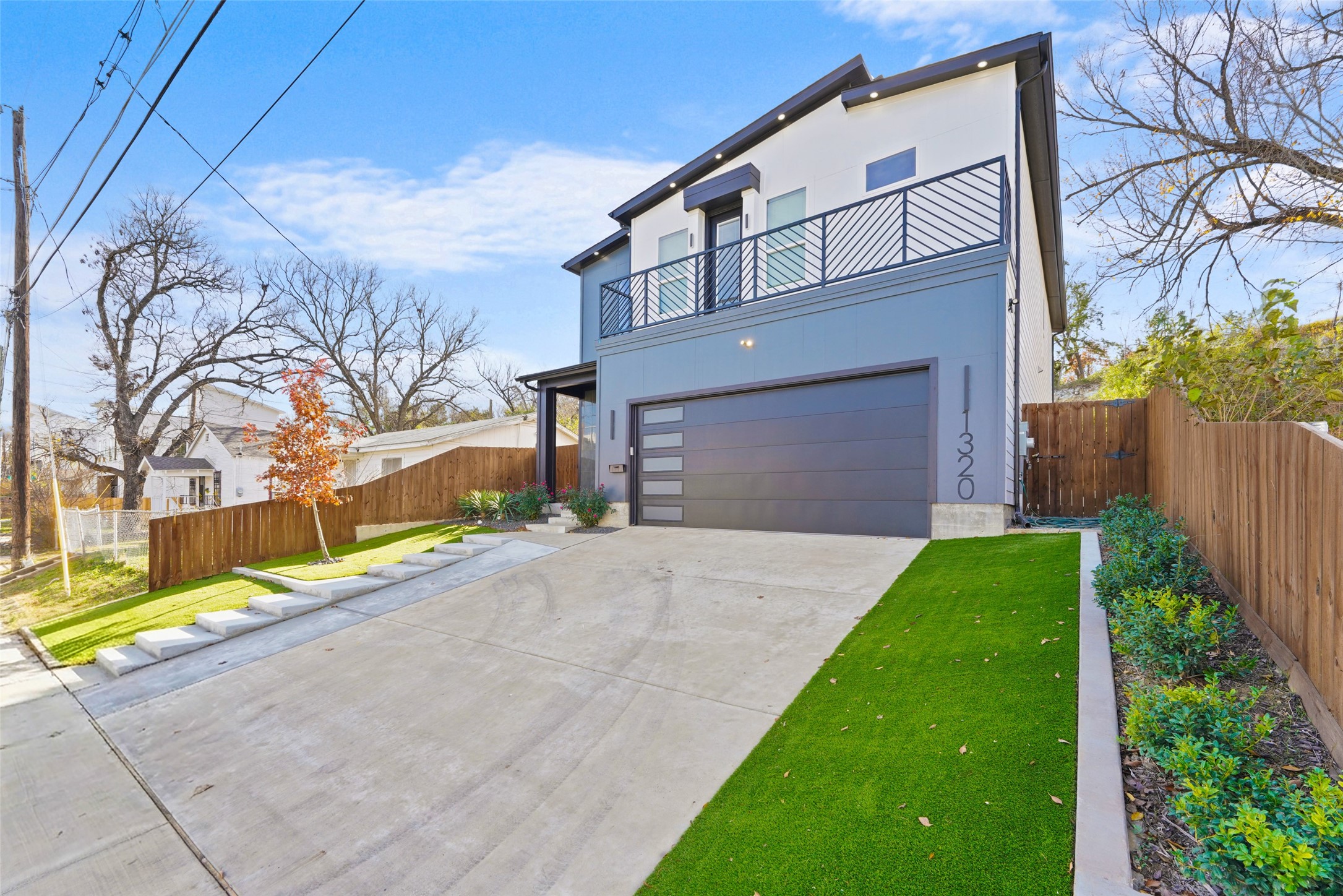 1320 Compton Street Dallas TX 75203