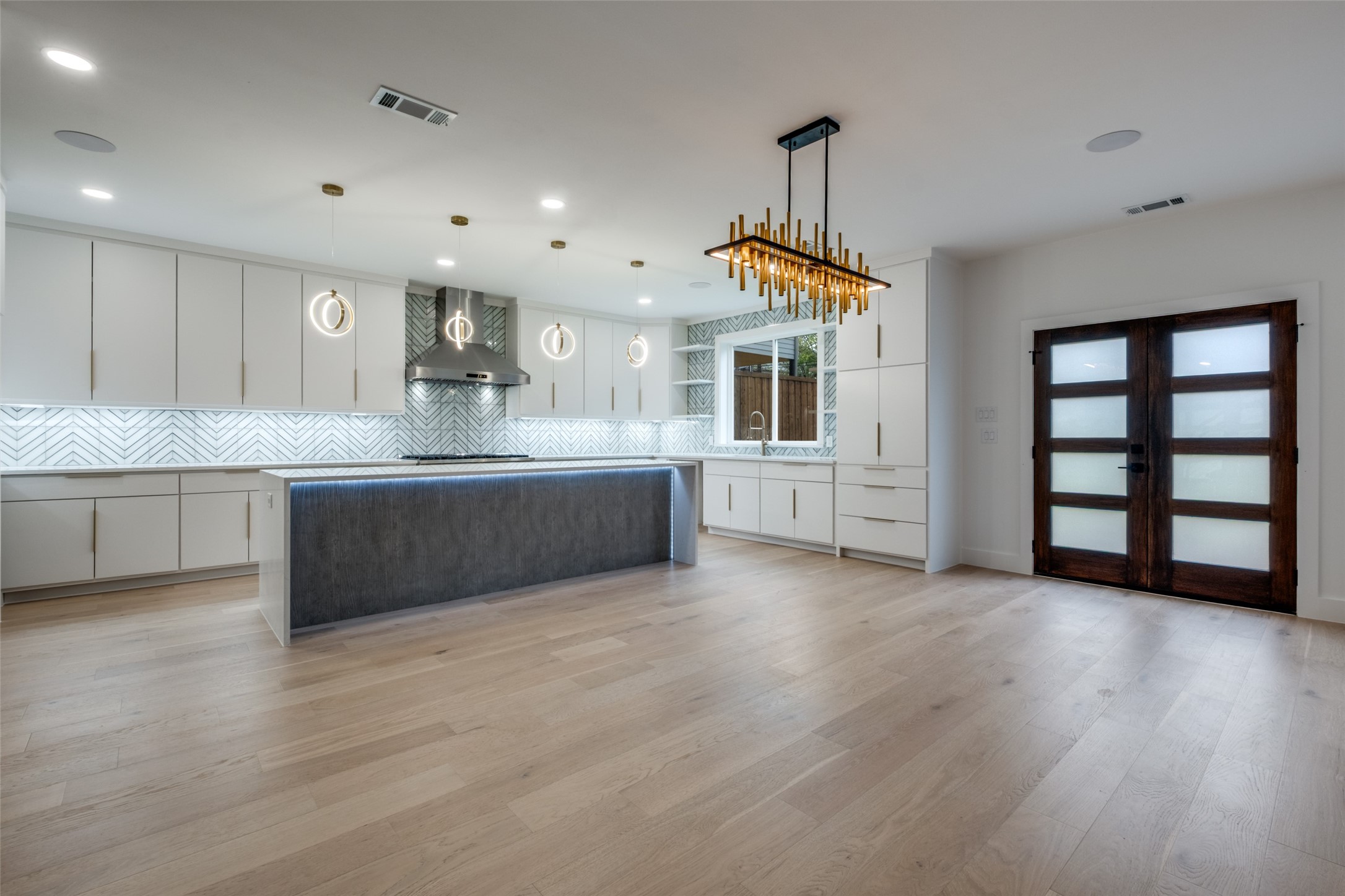1018 Grandview Avenue Dallas TX 75223