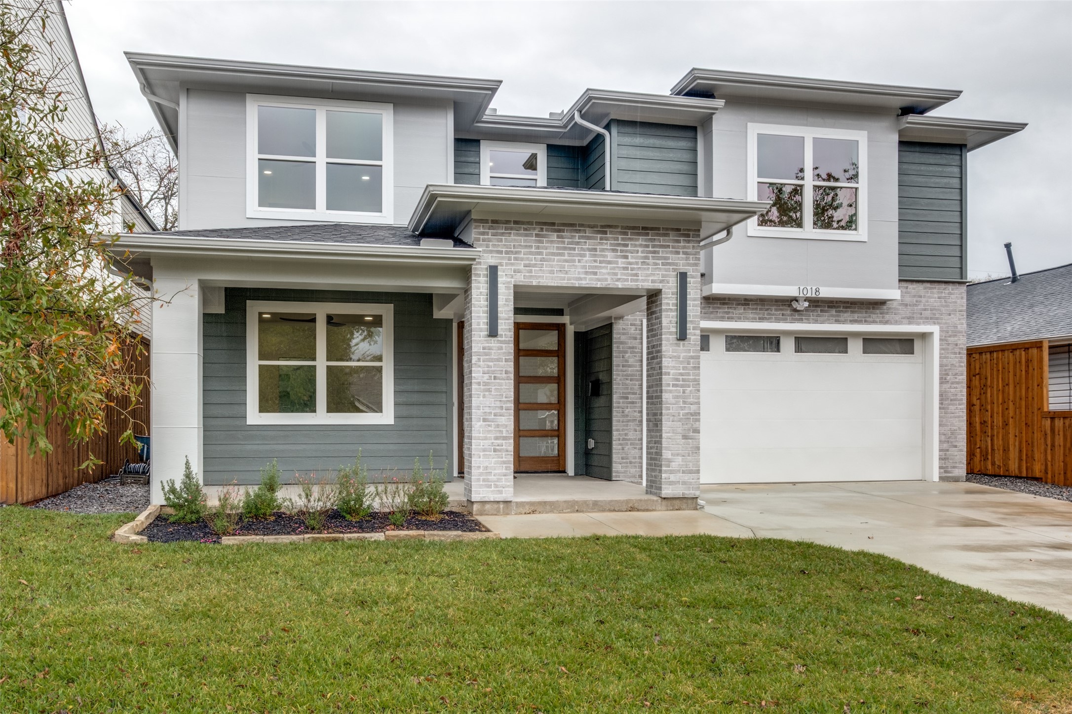 1018 Grandview Avenue Dallas TX 75223