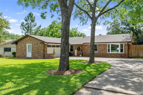 4012 Sunnydale Drive Benbrook TX 76116