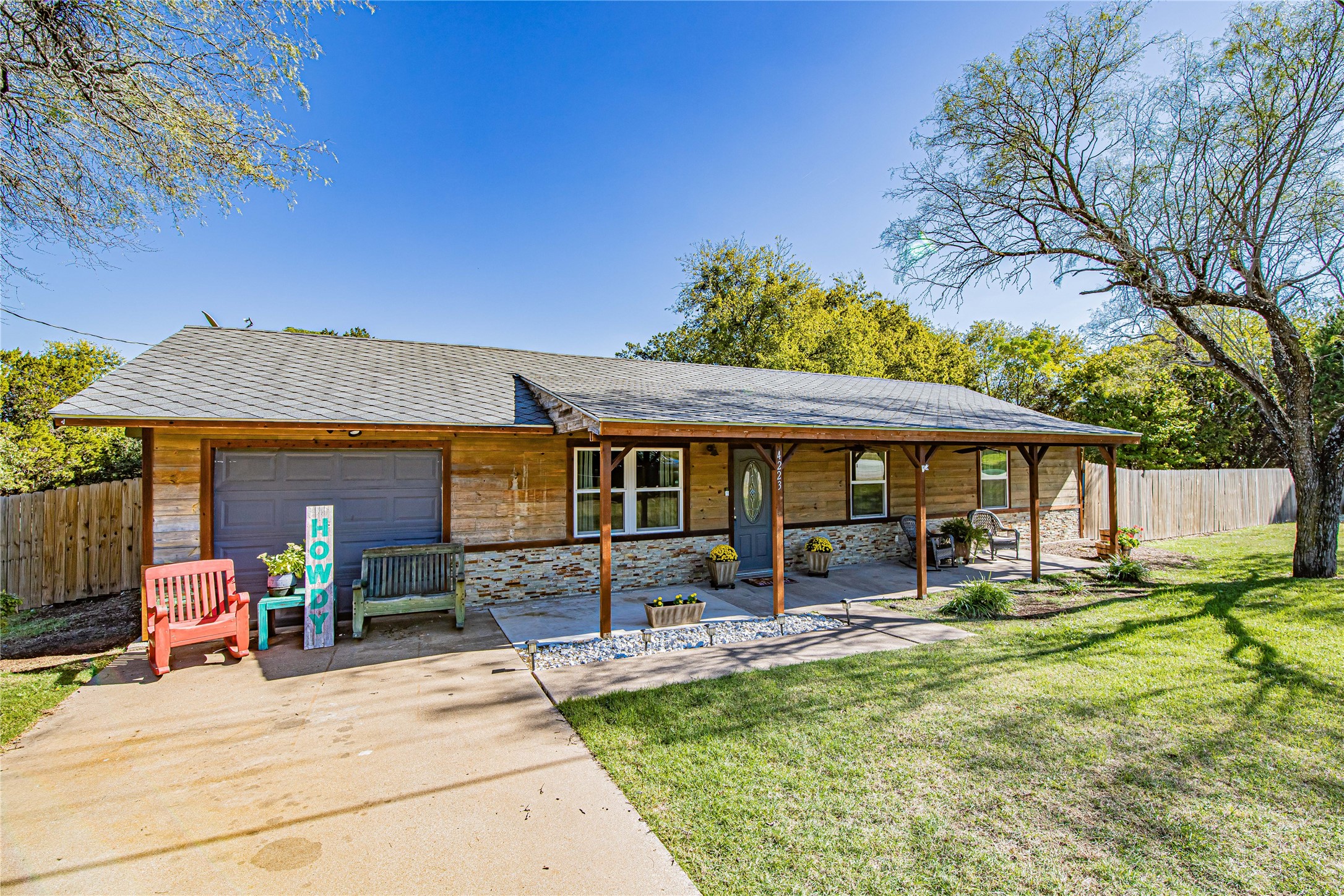 4223 N Chisholm Trail Granbury TX 76048