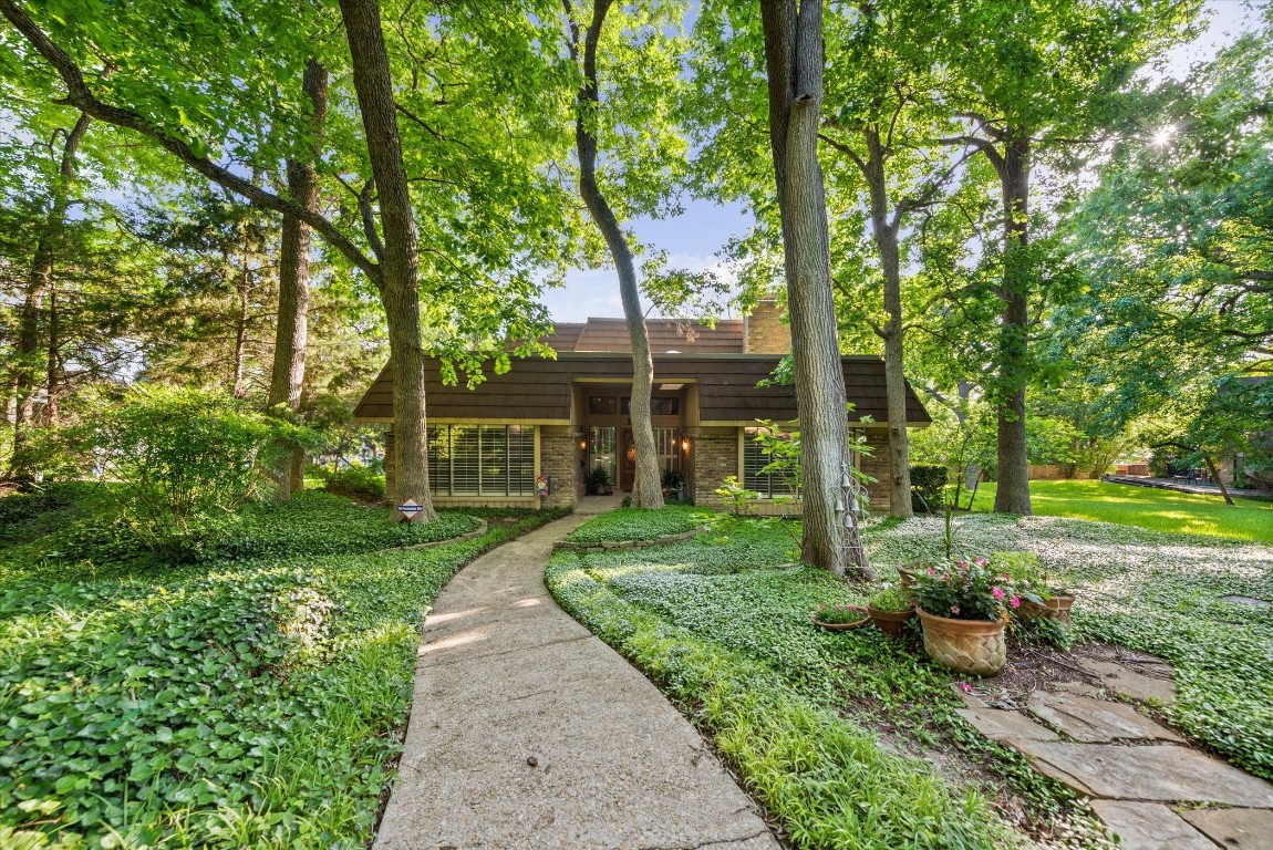 933 Easton Place Dallas TX 75218