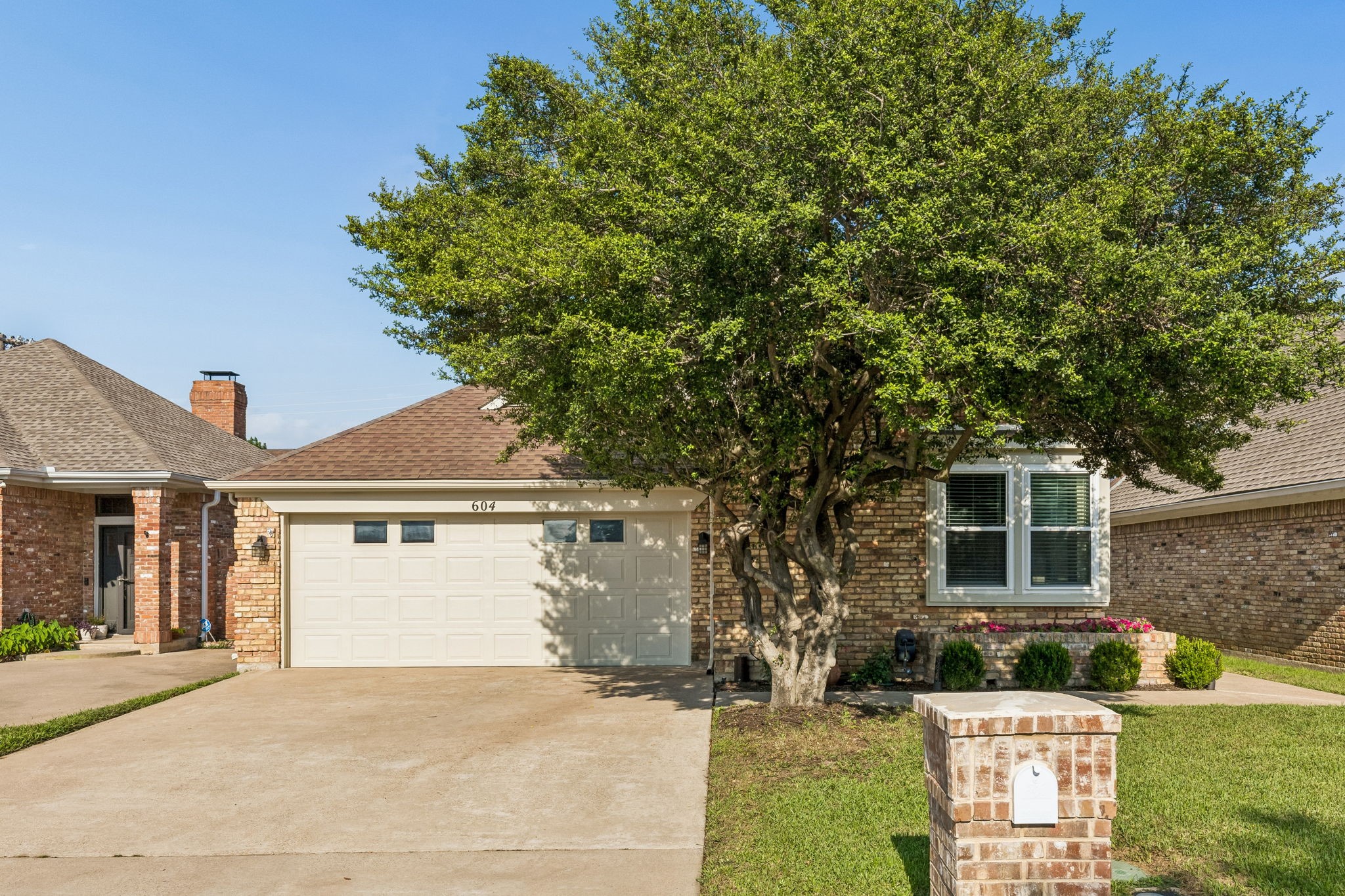 604 Shalamar Place Irving TX 75061
