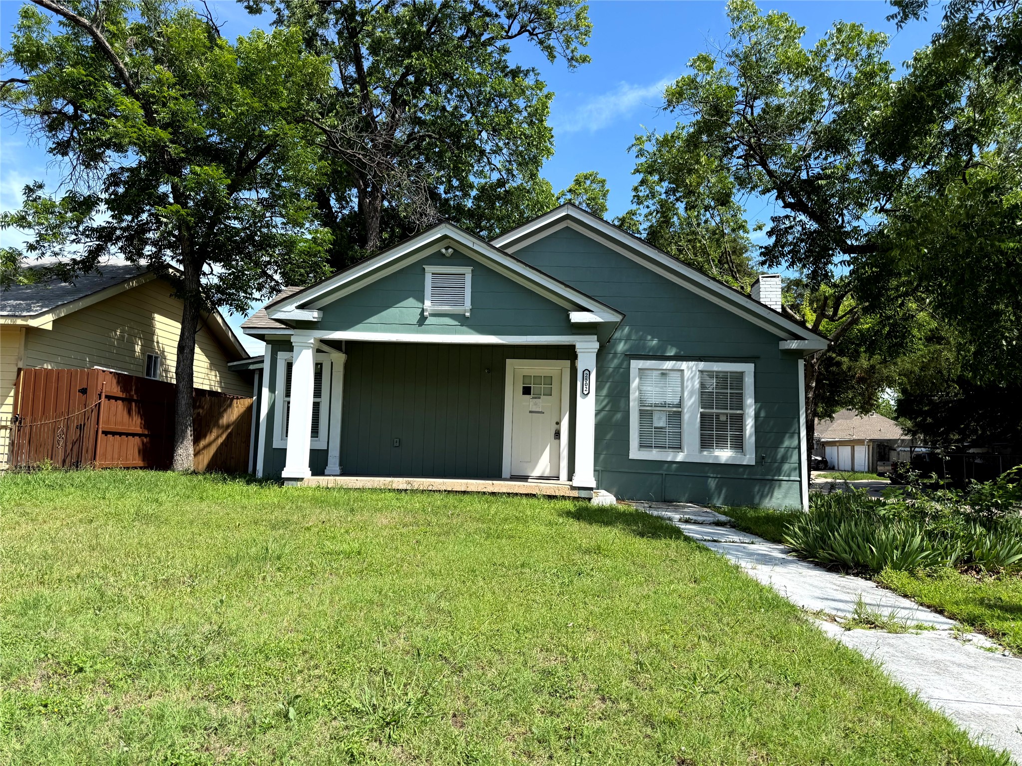 2502 W Lovers Lane Dallas TX 75235