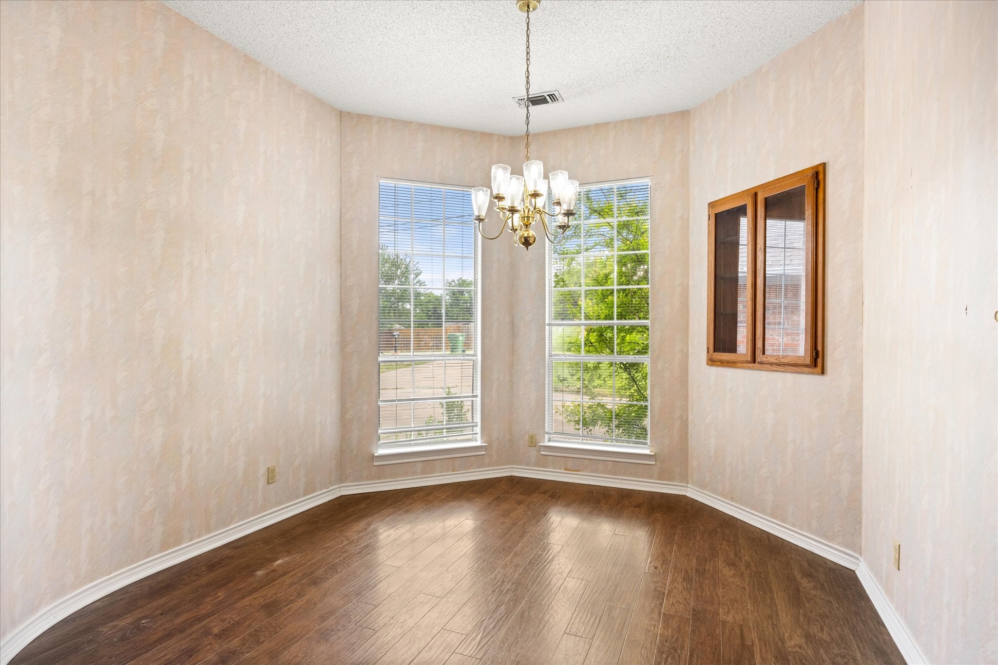3905 Frisco Circle Granbury TX 76048