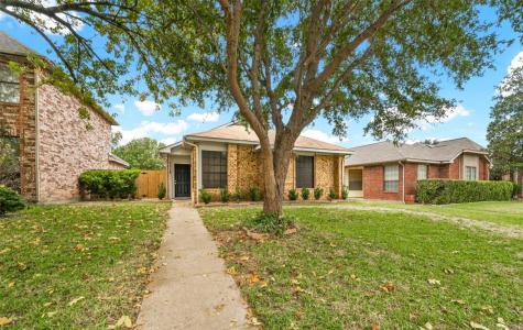 1112 Southpointe Drive Desoto TX 75115