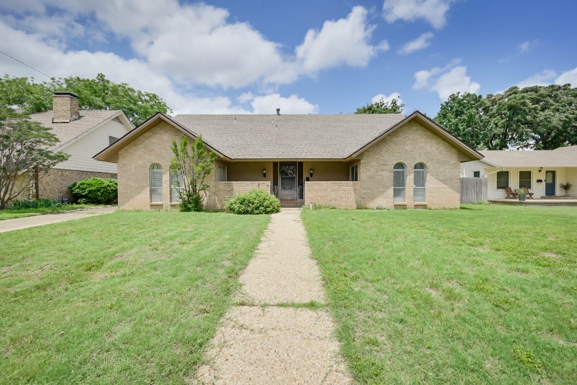 1607 Tulip Drive Arlington TX 76013