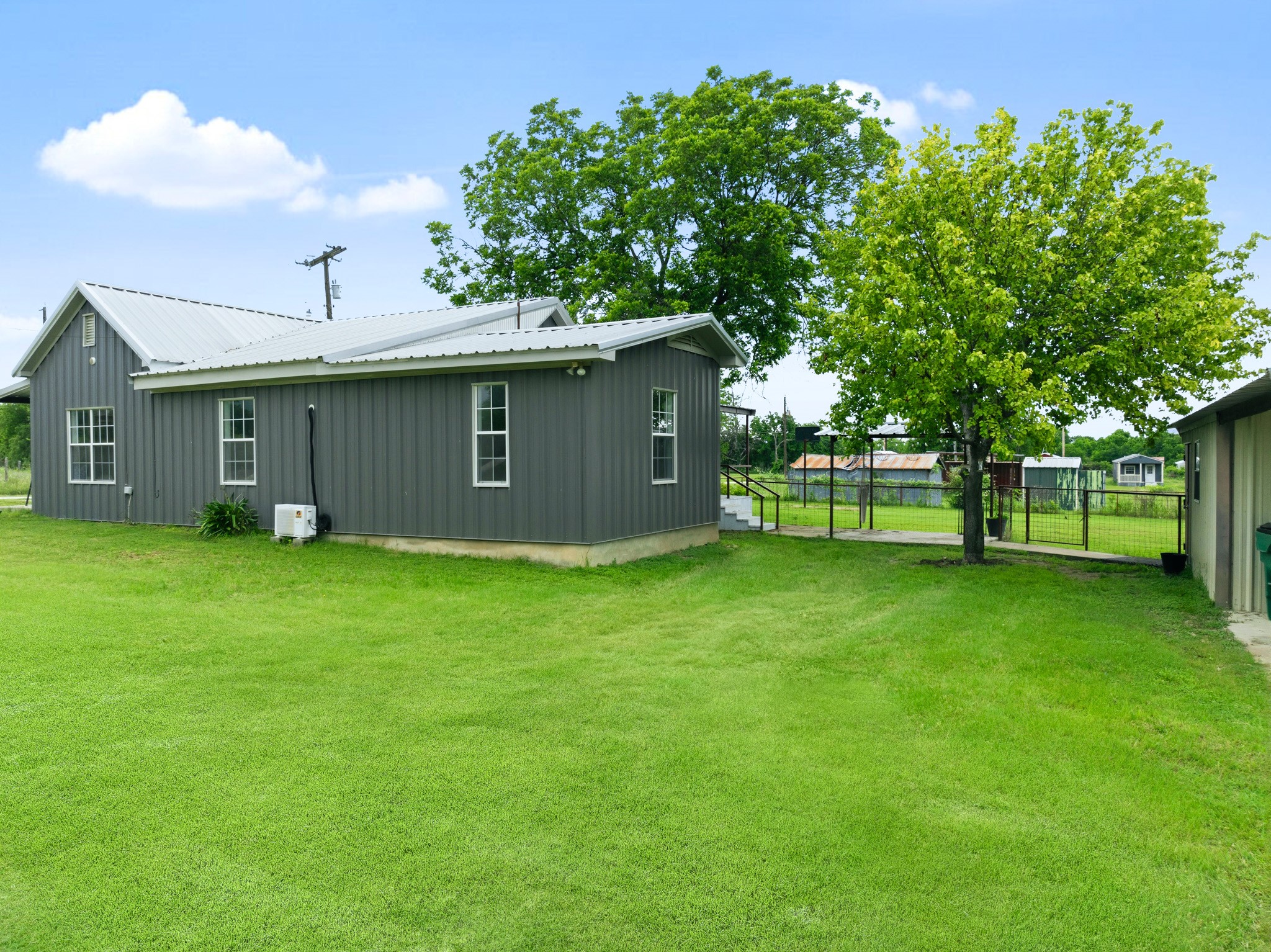 119 Avenue A Walnut Springs TX 76690