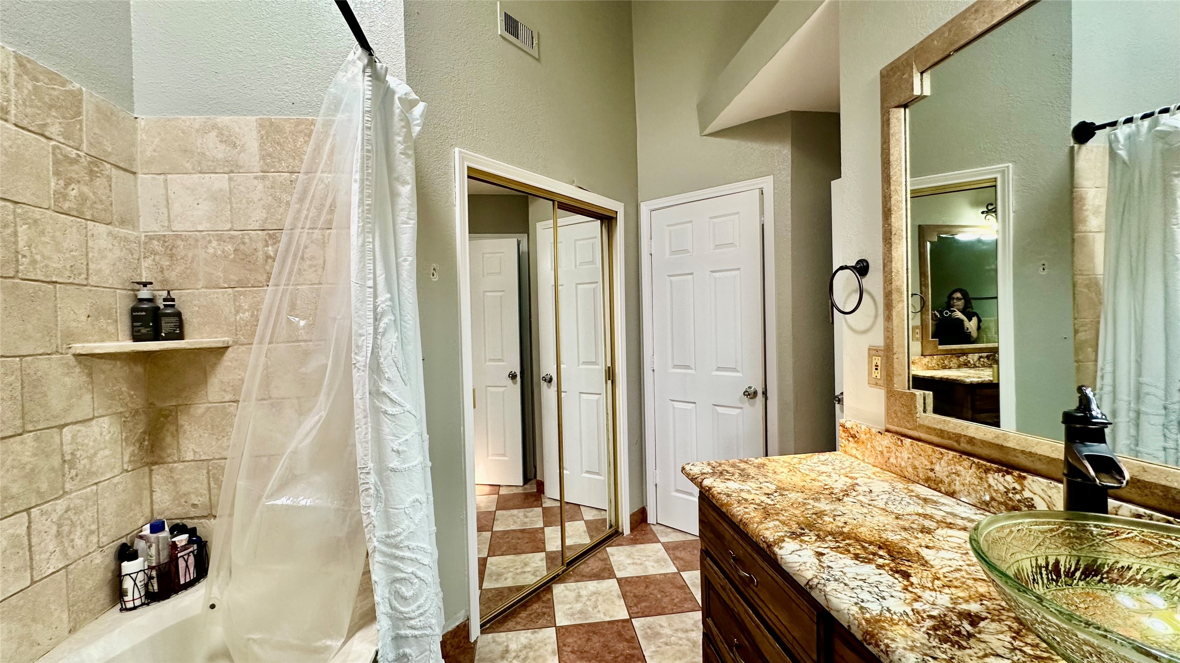 924 S Old Orchard Lane Lewisville TX 75067
