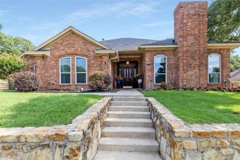 3916 Meadow Drive Grapevine TX 76051