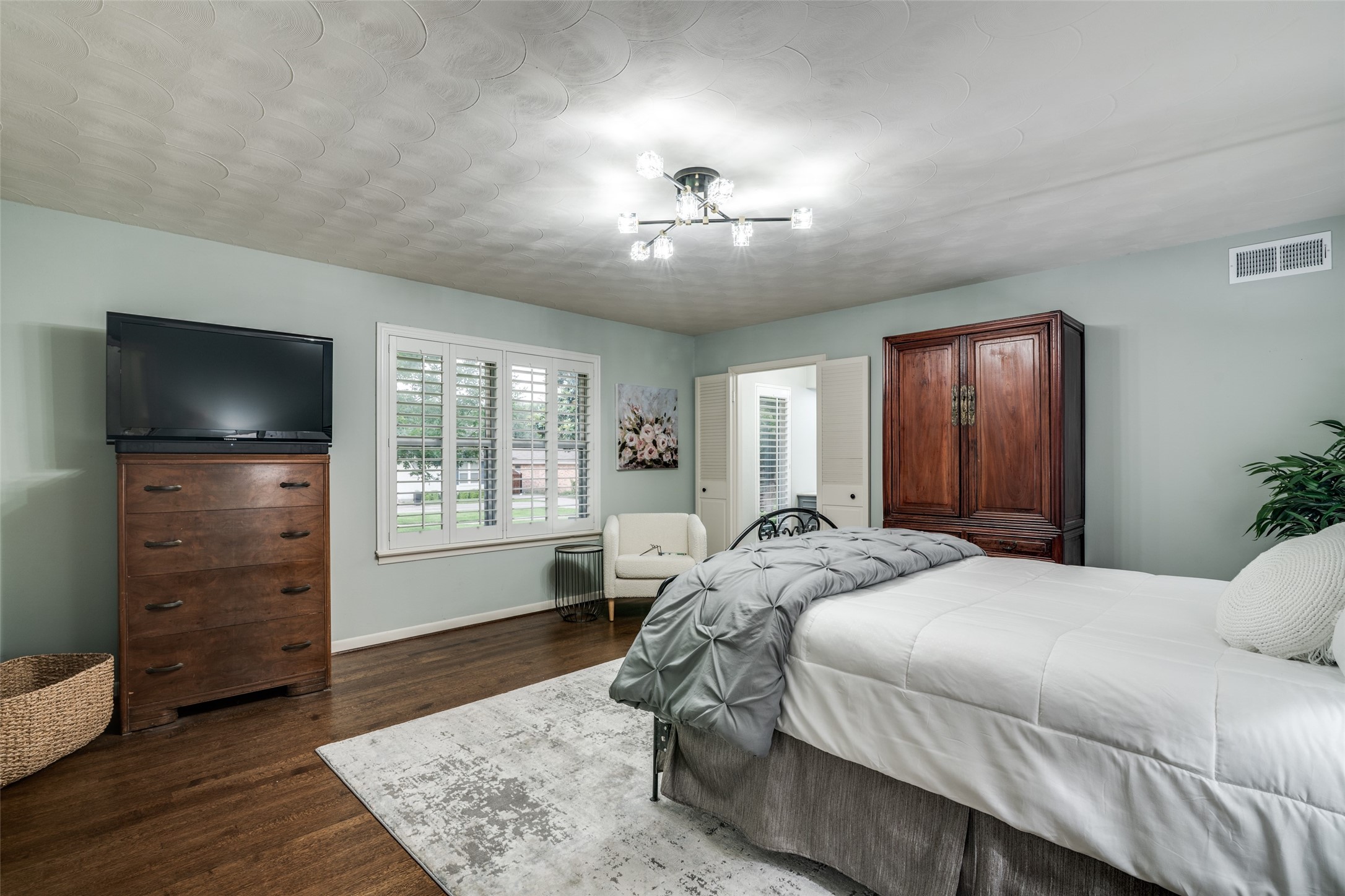 6324 Annapolis Lane Dallas TX 75214