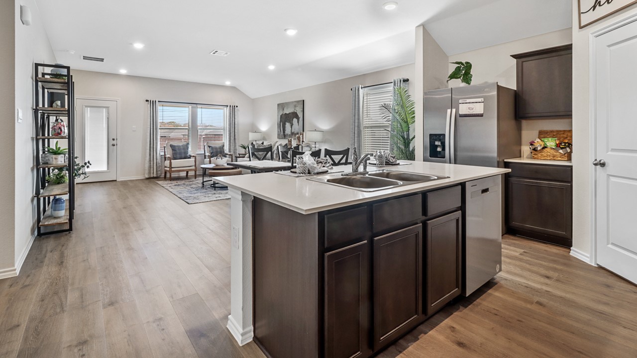 931 Newport Drive Ferris TX 75125