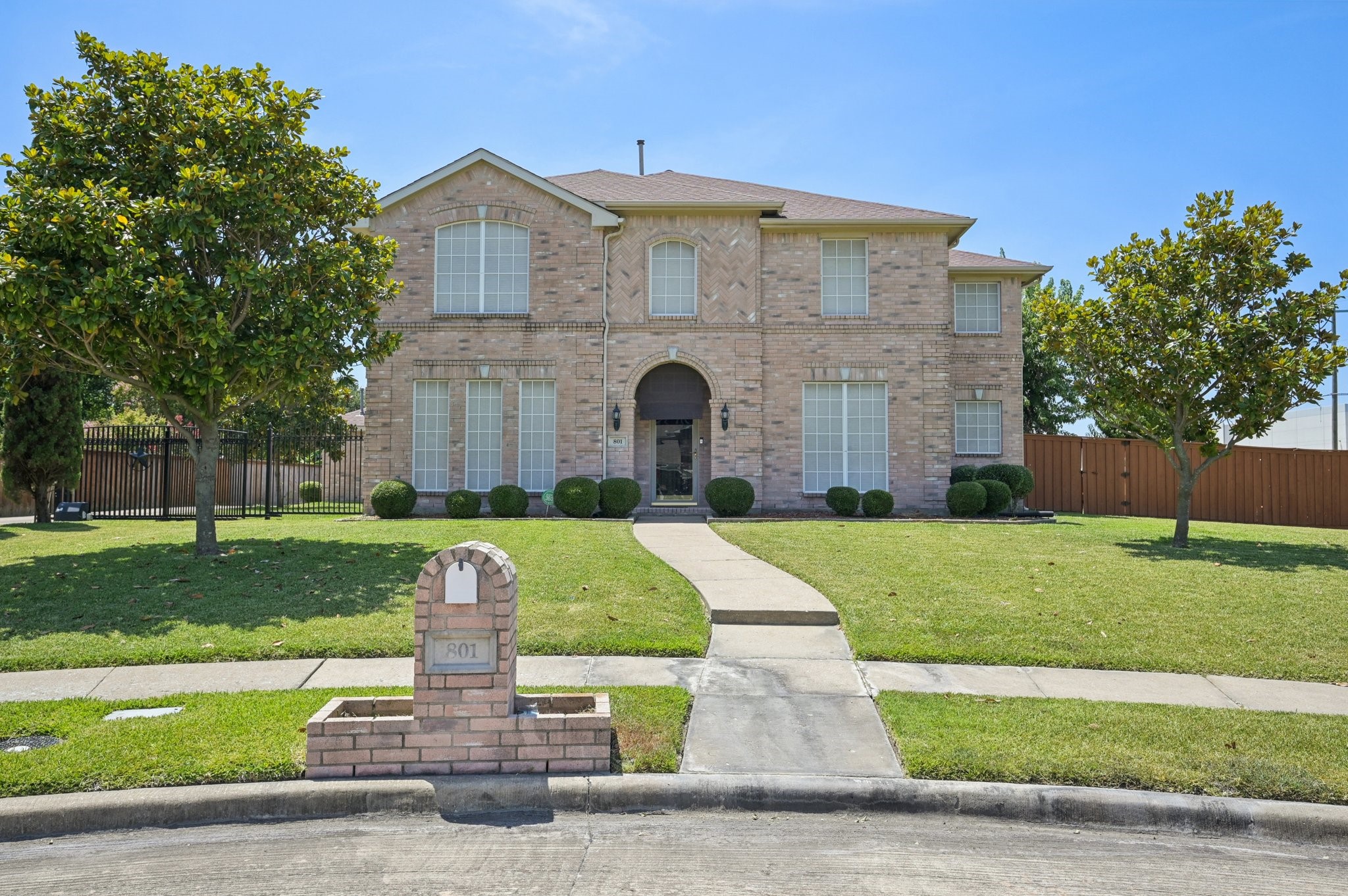801 Lakedale Court Mesquite TX 75181