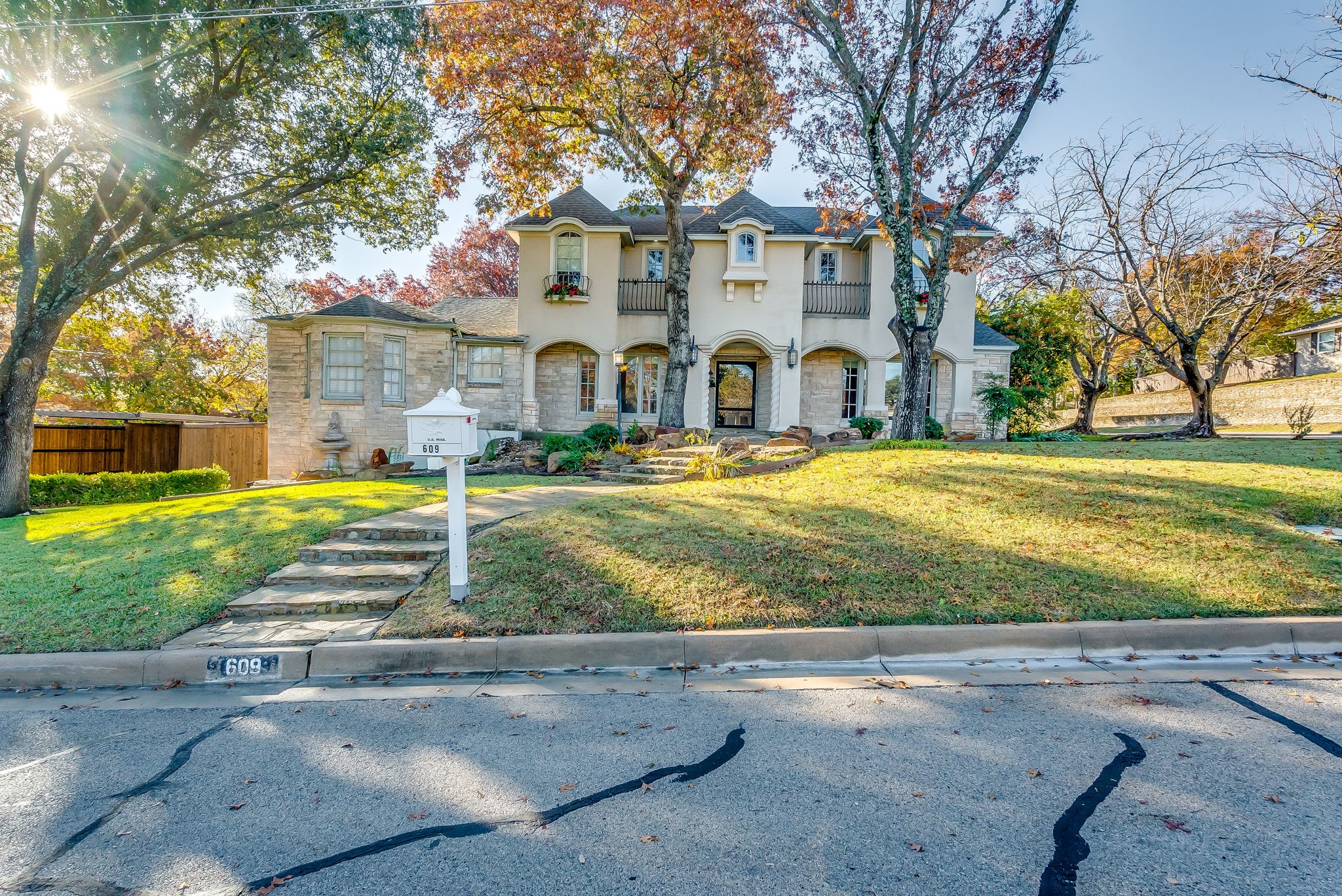 609 W Lee Avenue Weatherford TX 76086