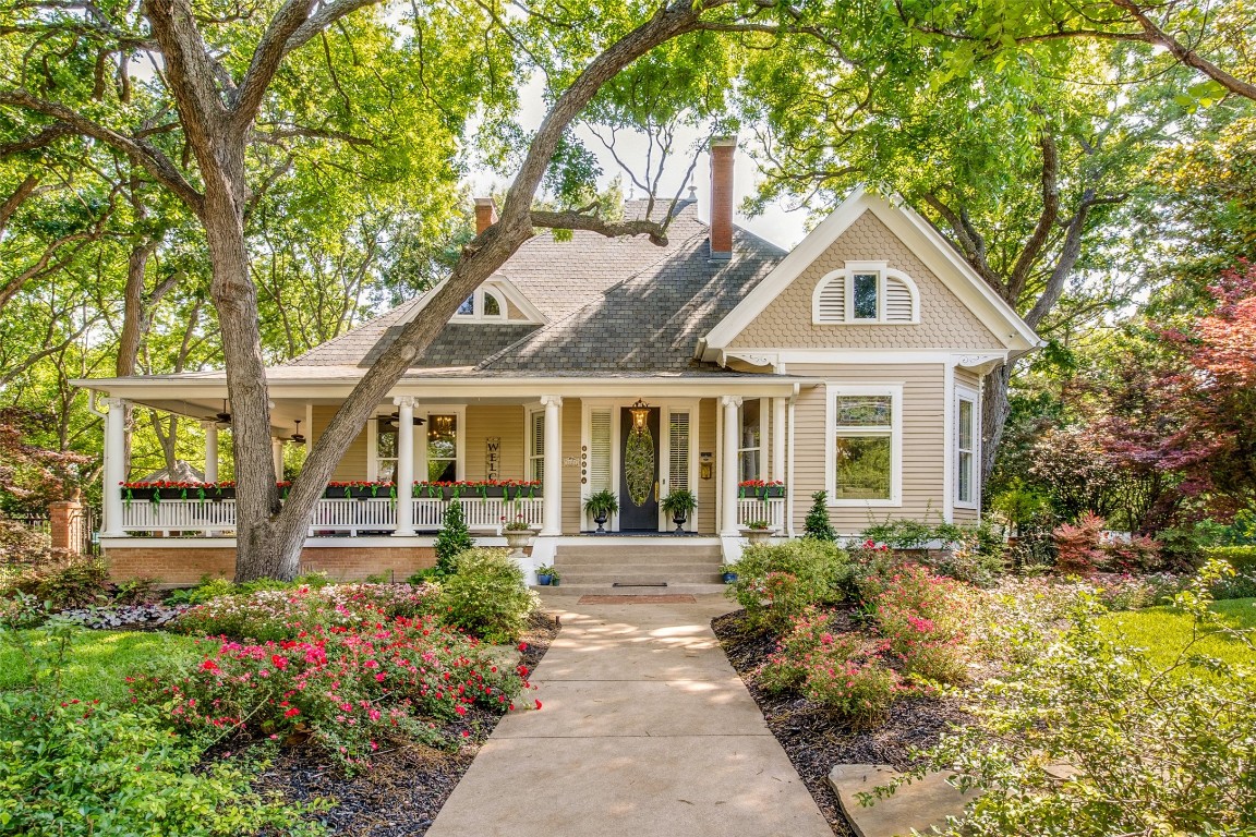 1121 W Main Street Waxahachie TX 75165