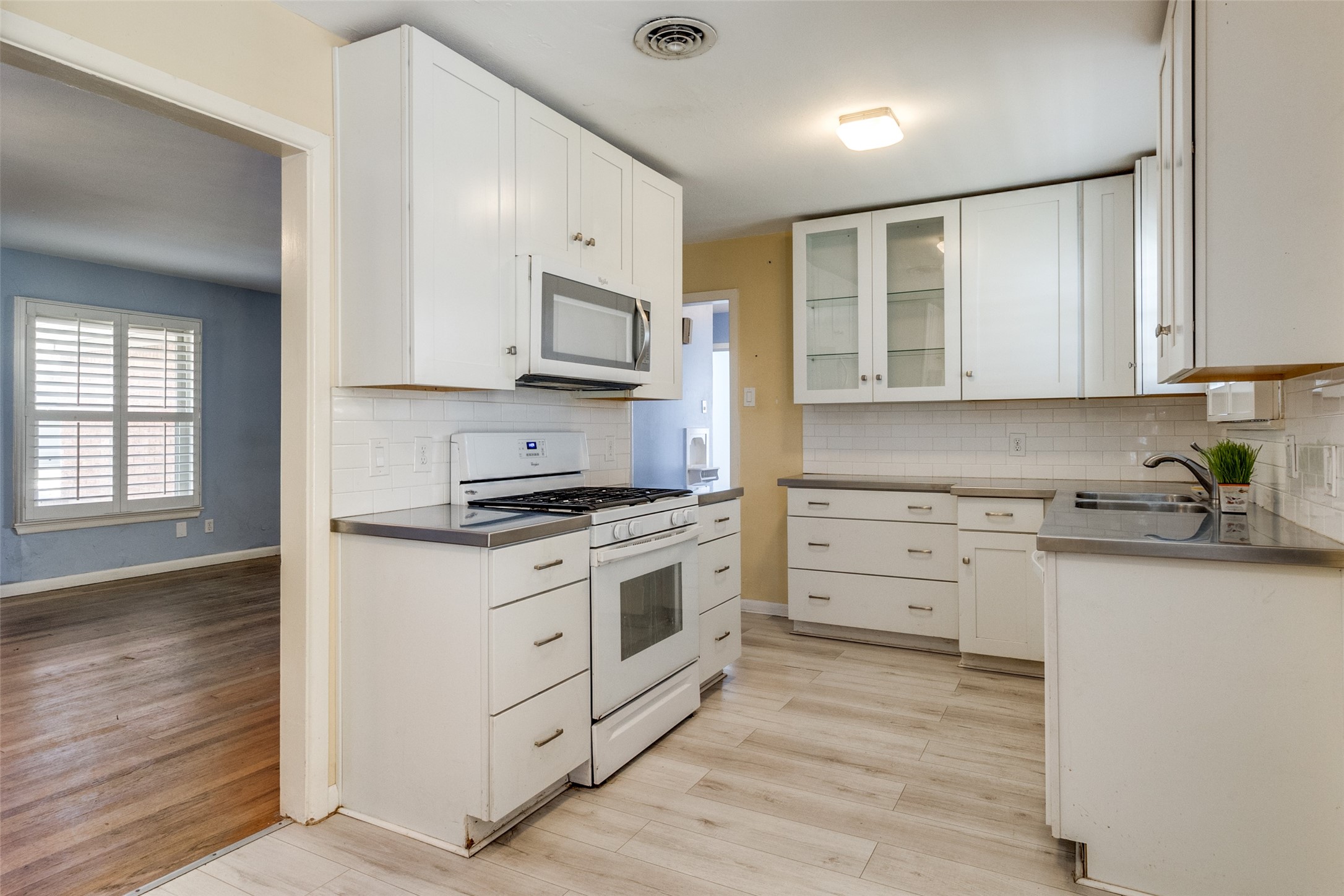 435 Parkhurst Drive Dallas TX 75218