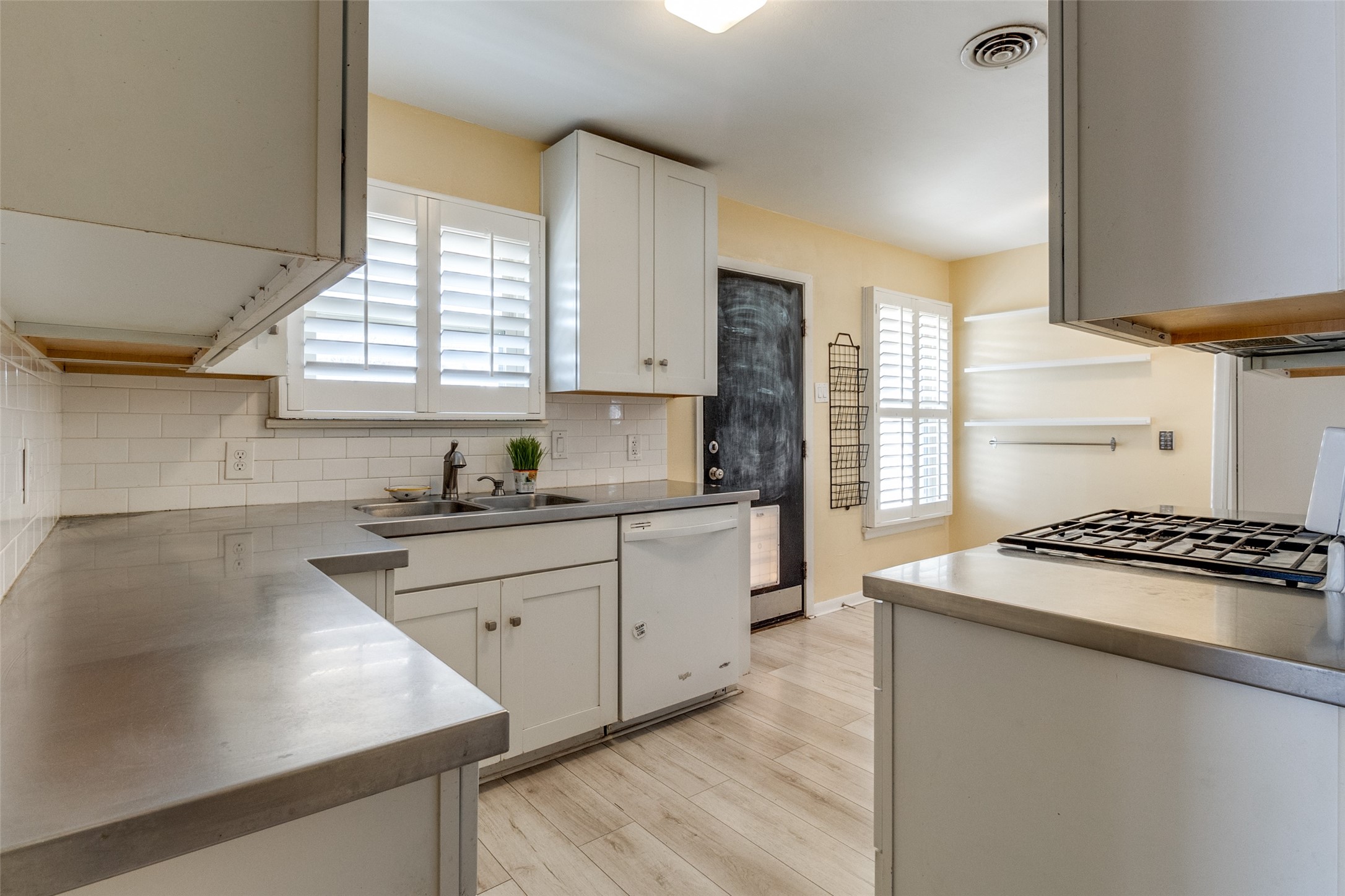 435 Parkhurst Drive Dallas TX 75218