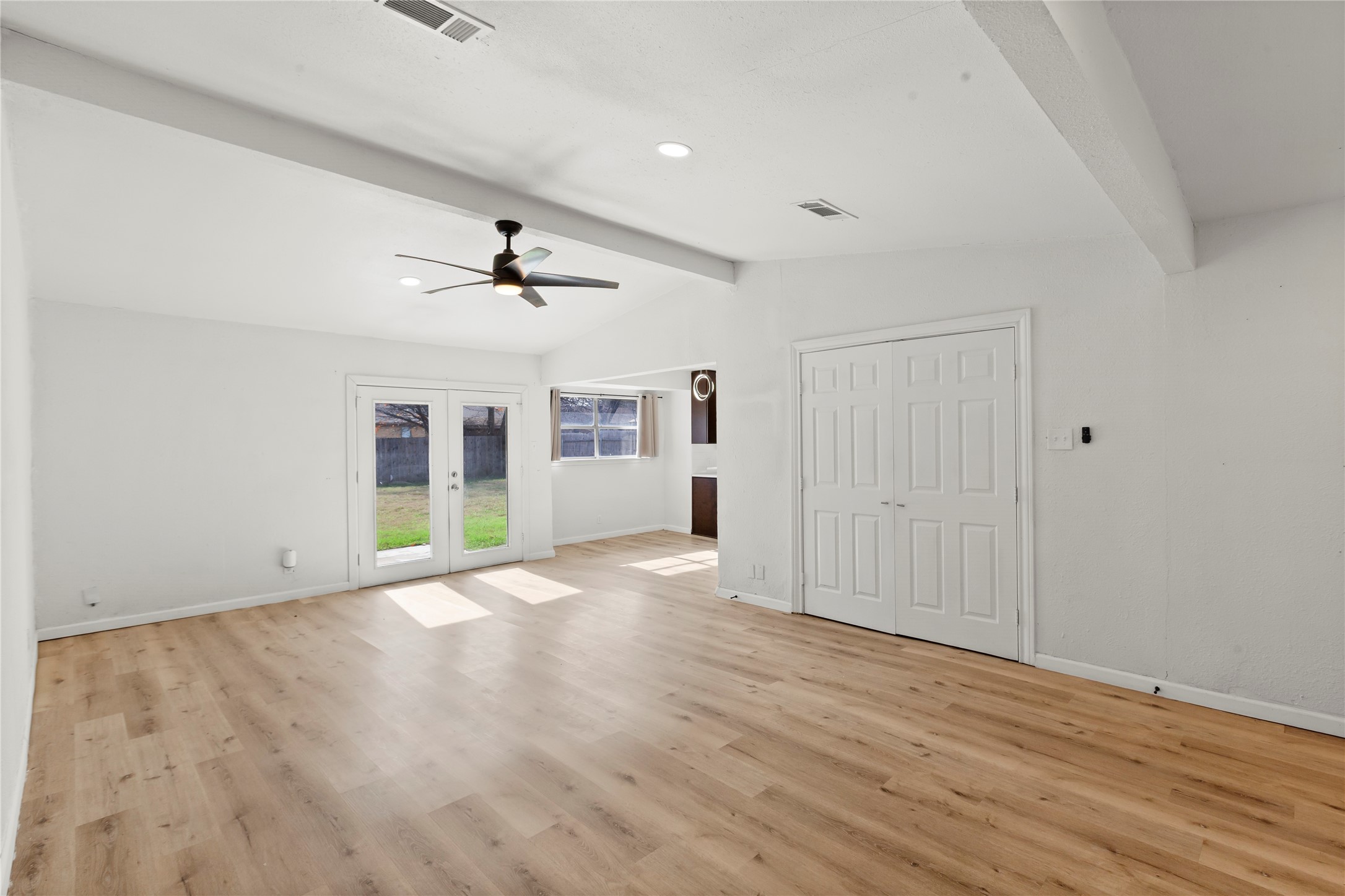 1012 E Dallas Street Mansfield TX 76063