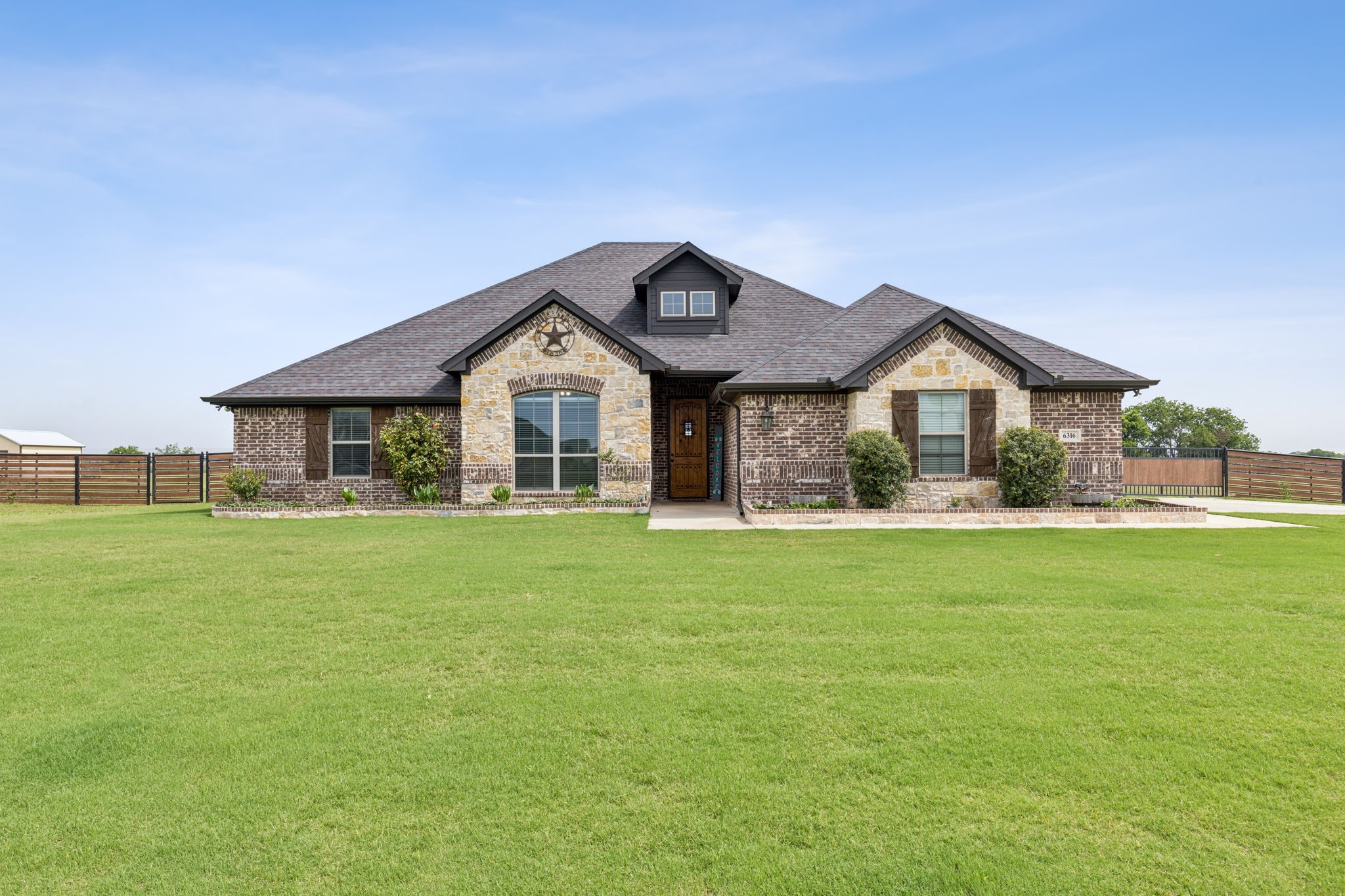 6316 Brookcrest Street Godley TX 76044