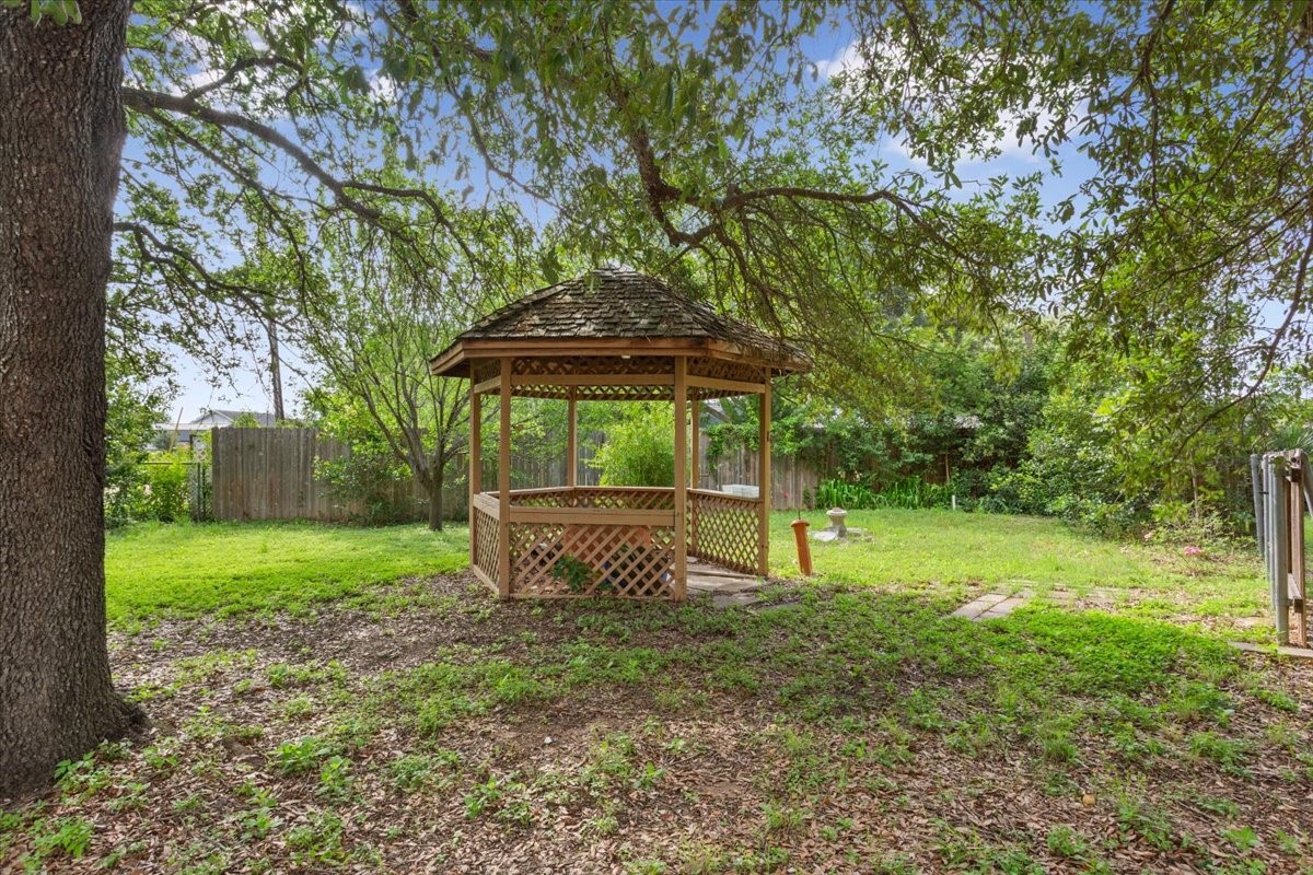 1084 Speegle Road Woodway TX 76712