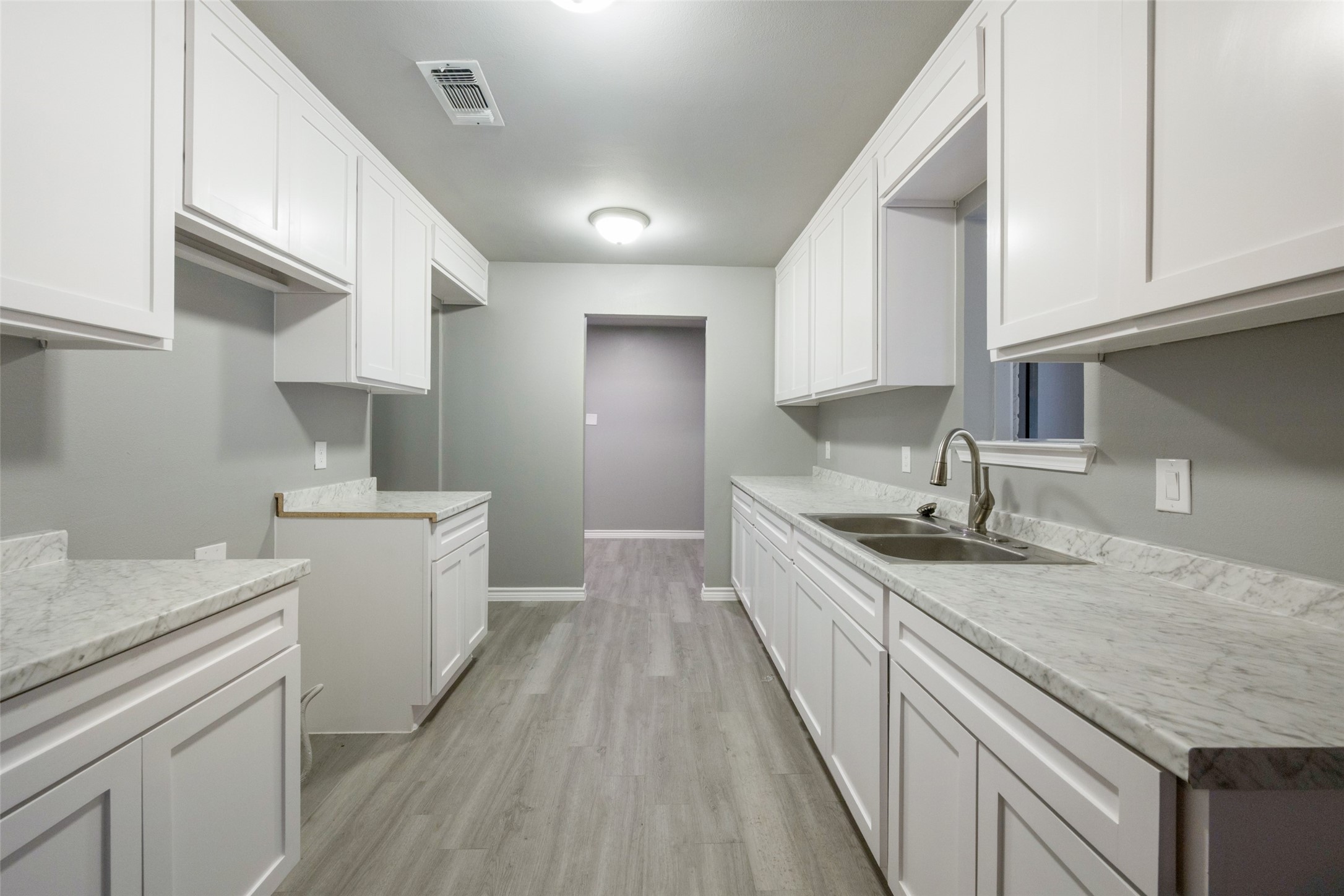 2105 Cottie Lane Arlington TX 76010
