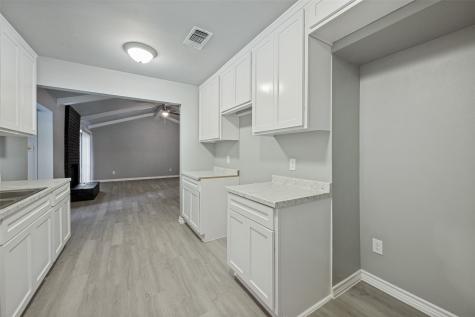 2105 Cottie Lane Arlington TX 76010