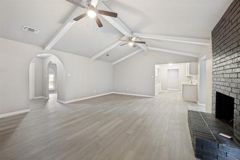 2105 Cottie Lane Arlington TX 76010