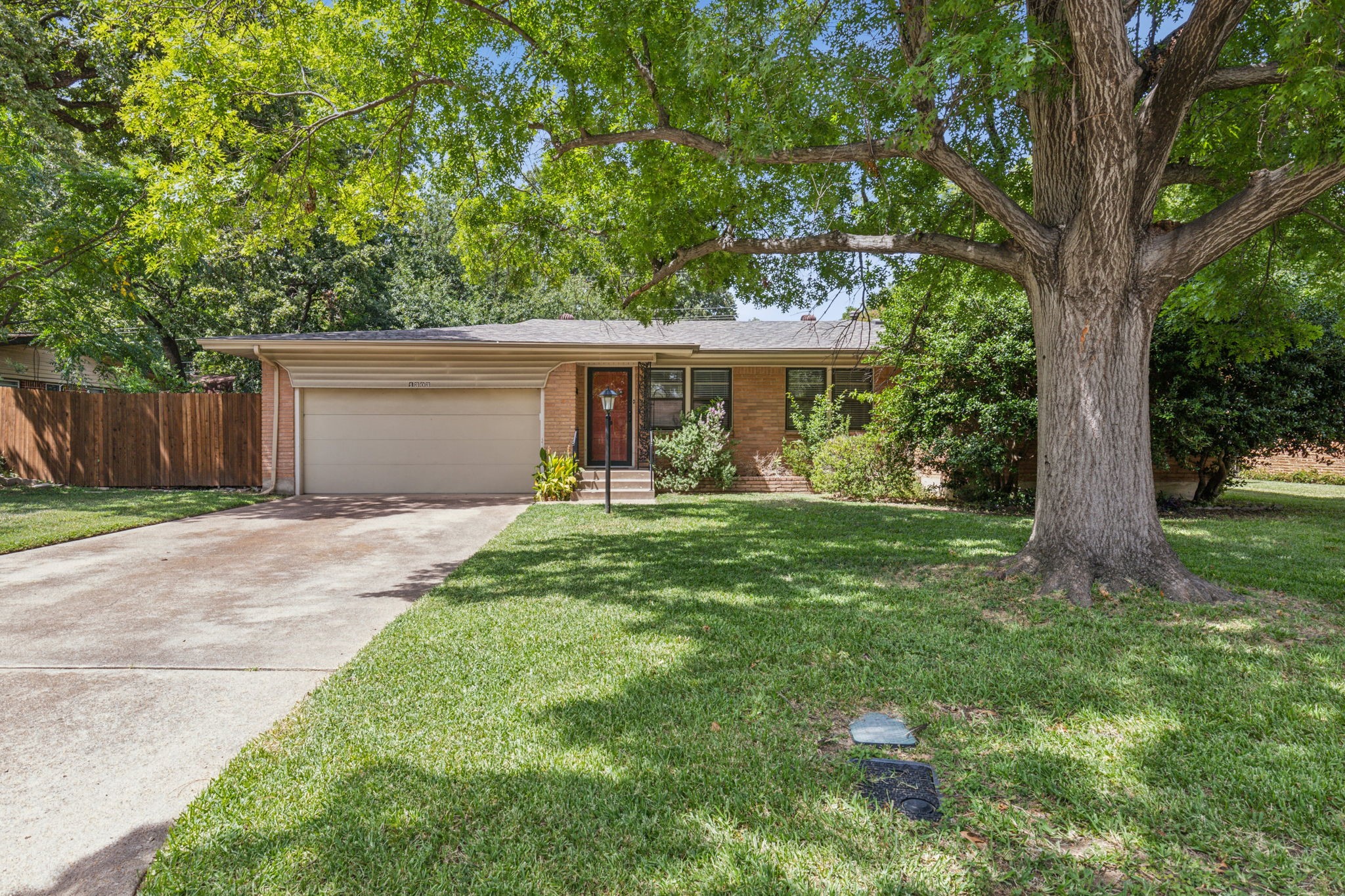 1303 W Lavender Lane Arlington TX 76013