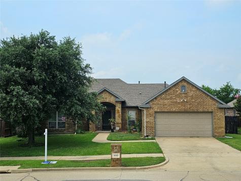 800 Woodcrest Drive Ennis TX 75119