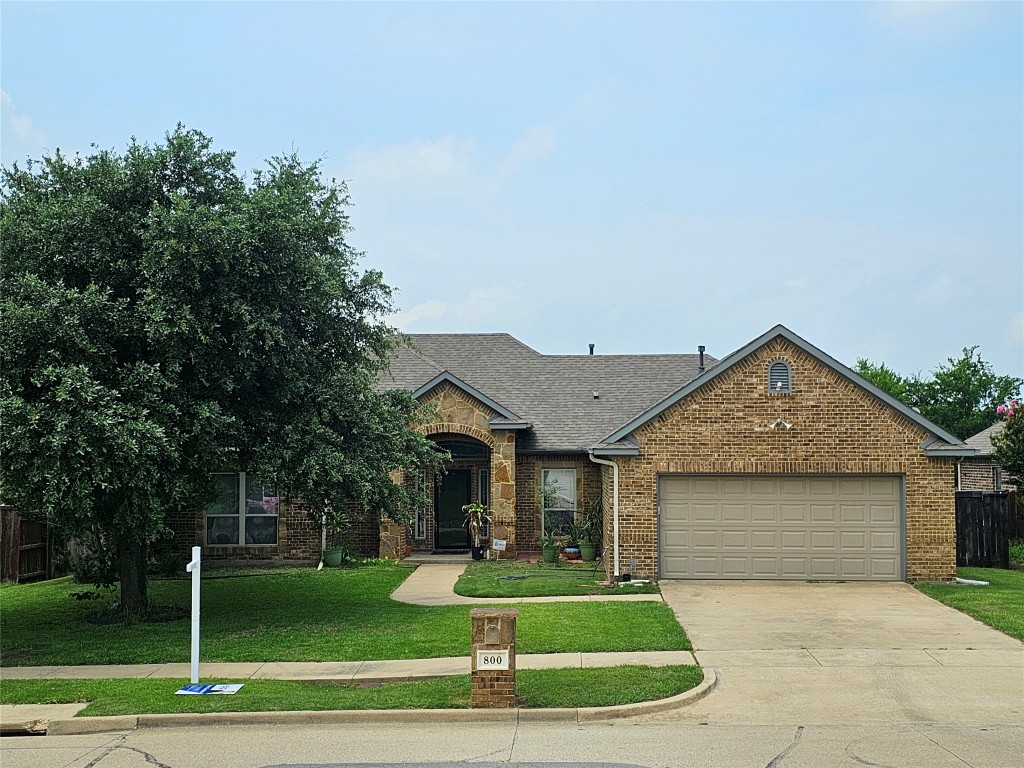 800 Woodcrest Drive Ennis TX 75119