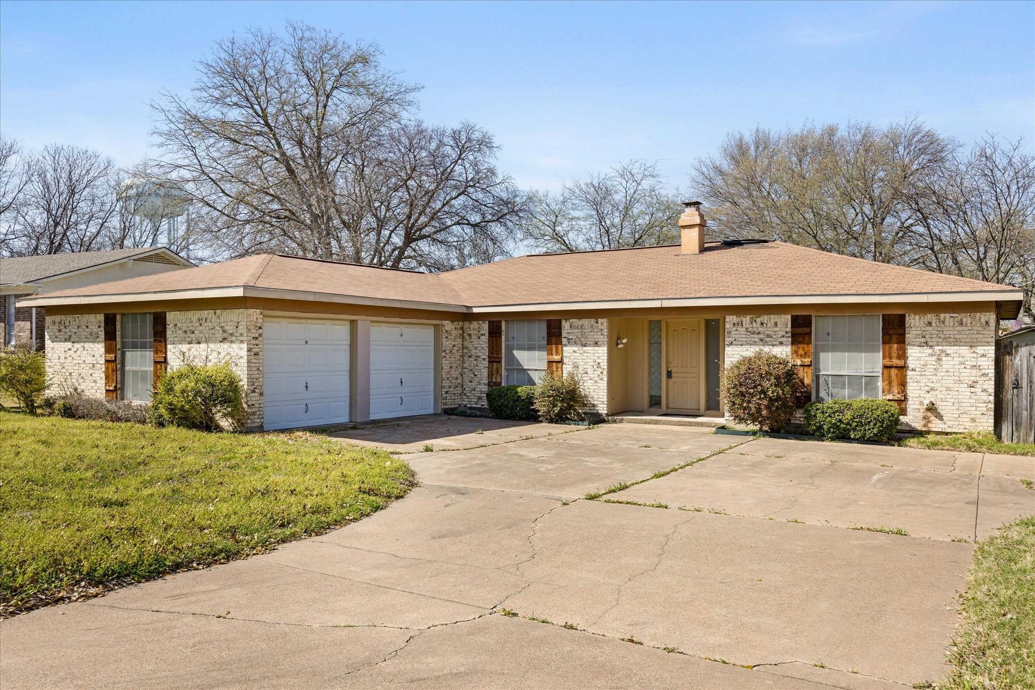 9704 Leland Lane Benbrook TX 76126