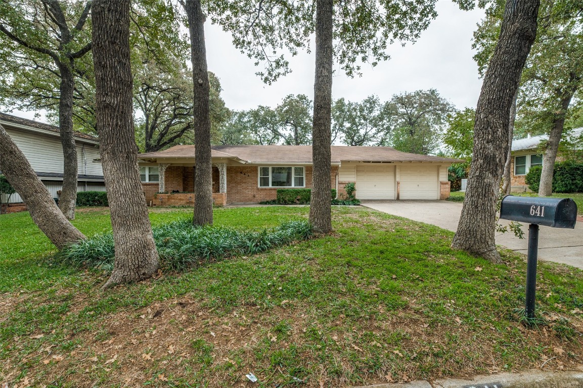 641 Ponderosa Drive Hurst TX 76053