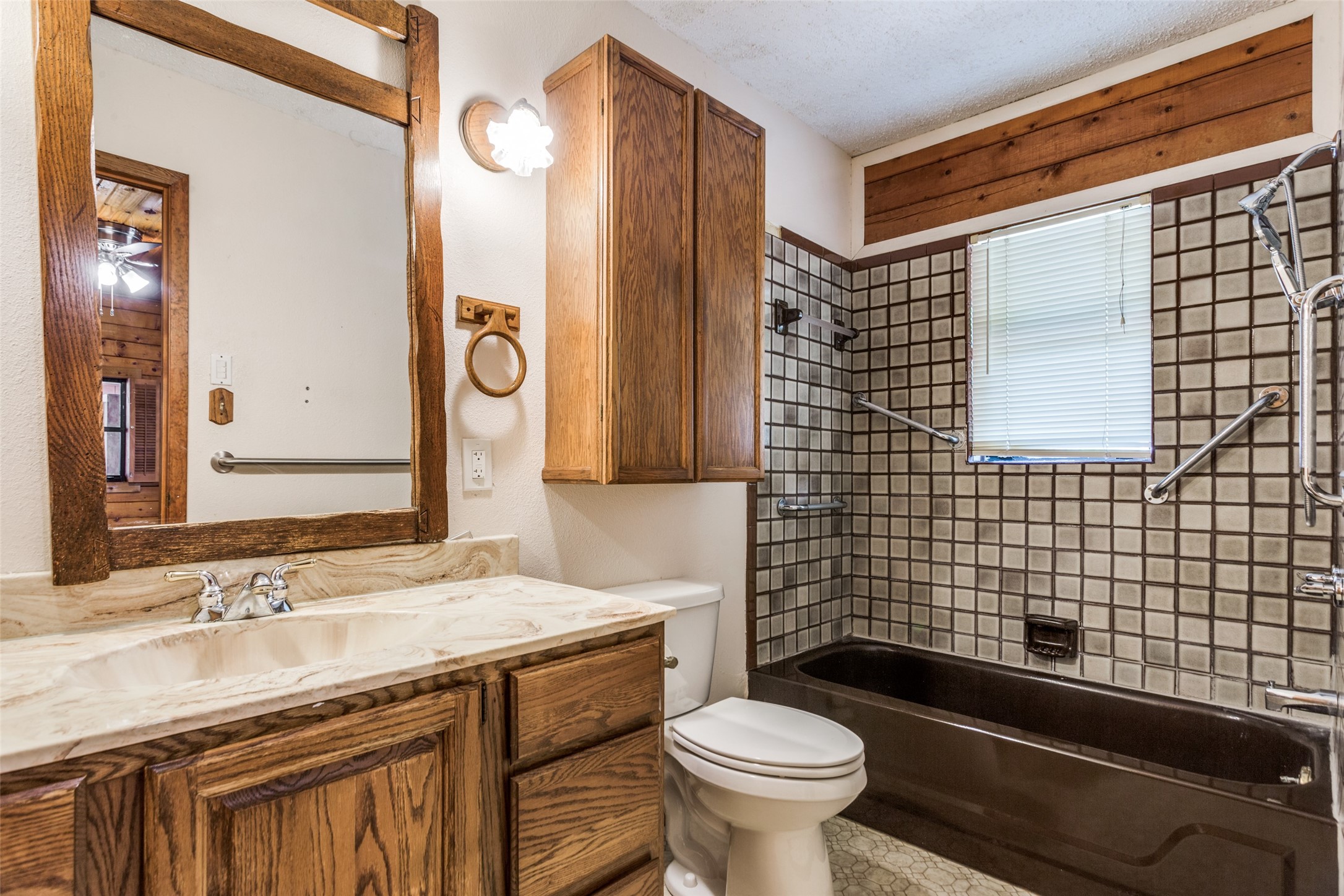 1114 Spur Trail Granbury TX 76049