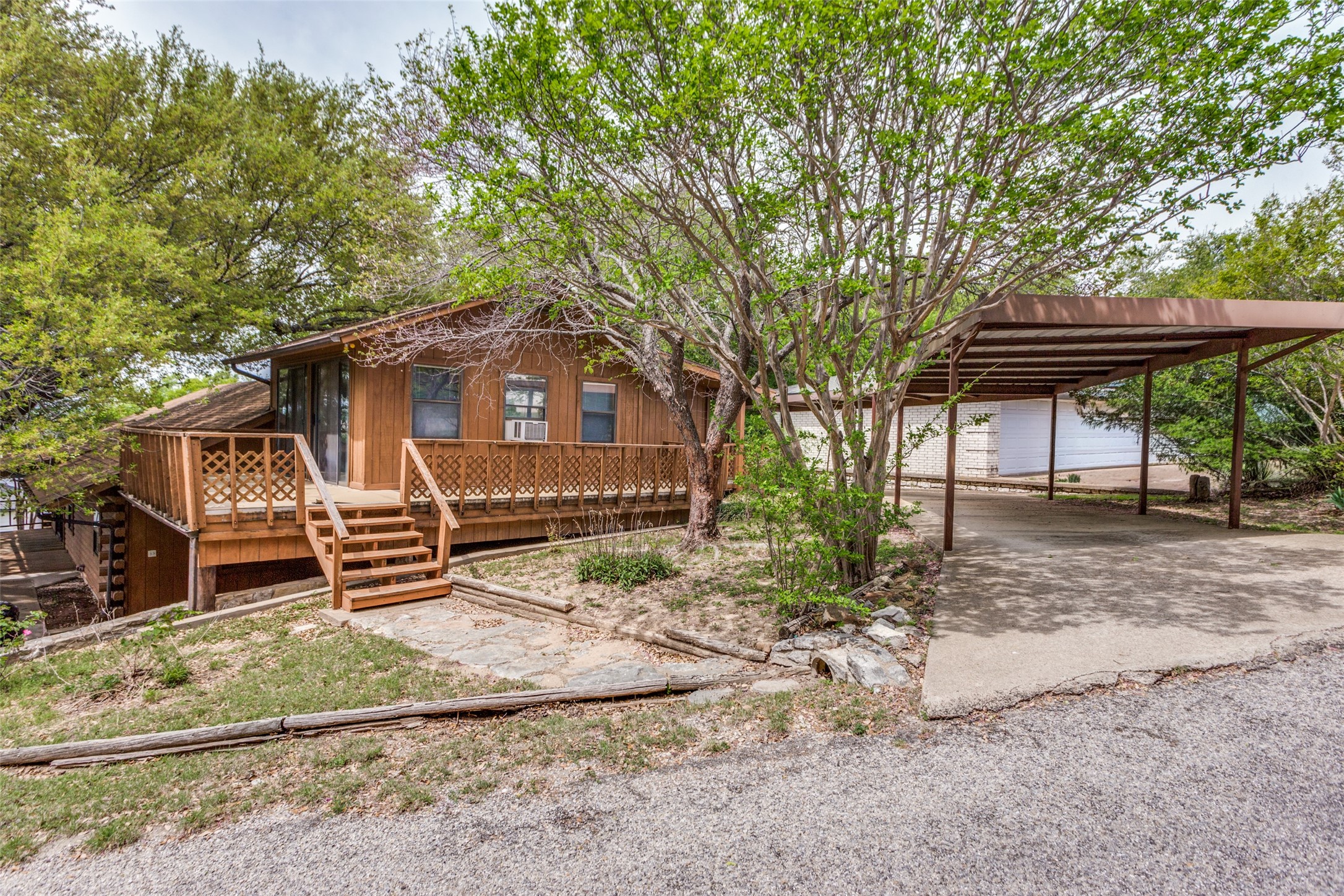 1114 Spur Trail Granbury TX 76049