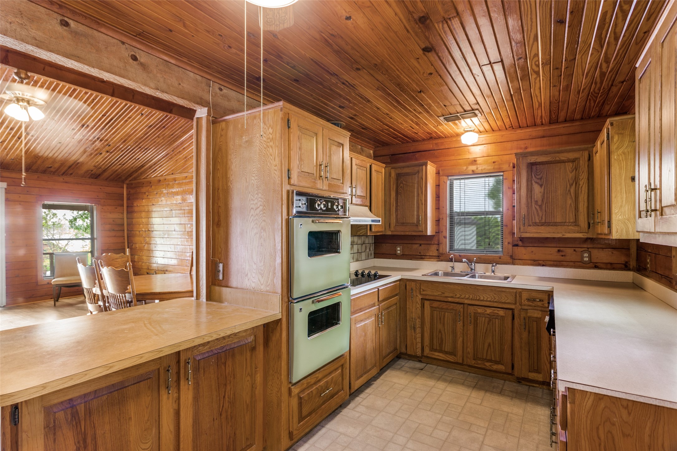 1114 Spur Trail Granbury TX 76049