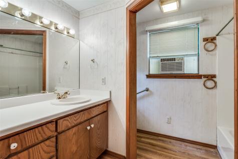 1114 Spur Trail Granbury TX 76049