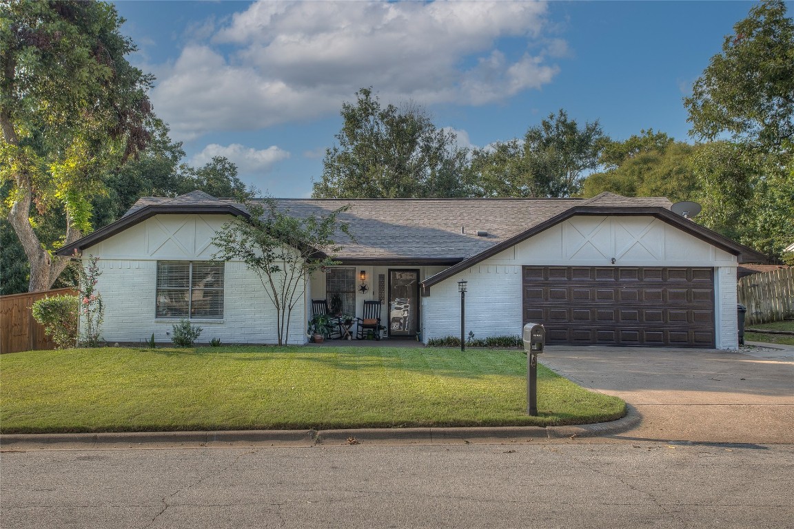806 Hilltop Drive Weatherford TX 76086